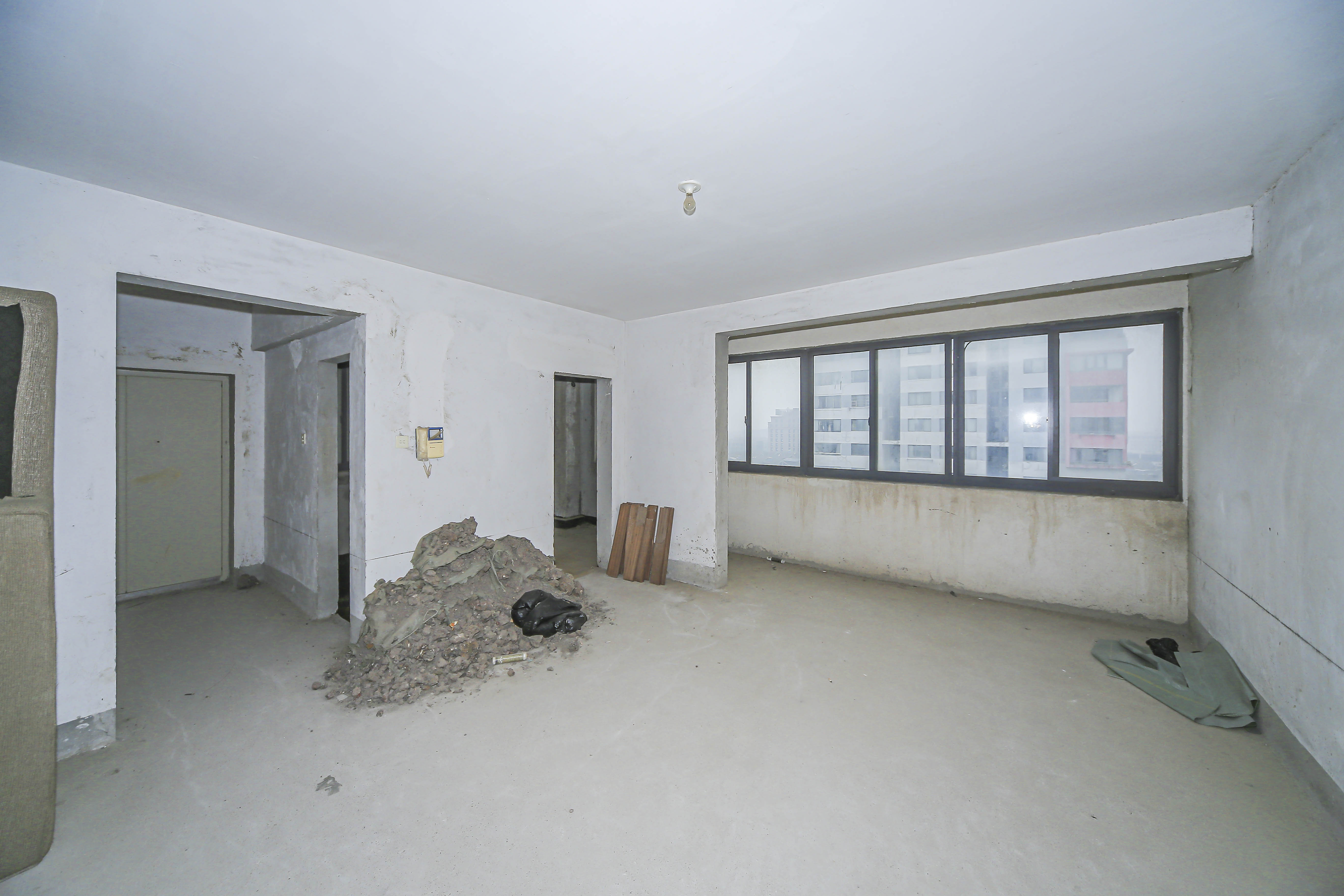 阳光100一期、四五期 4室2厅2卫 108.0万 阳光100一期、四五期 4室2厅2卫 108.0万客厅