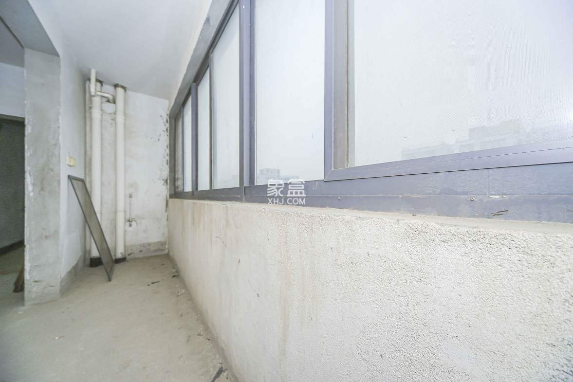 阳光100一期、四五期 4室2厅2卫 108.0万 阳光100一期、四五期 4室2厅2卫 108.0万阳台