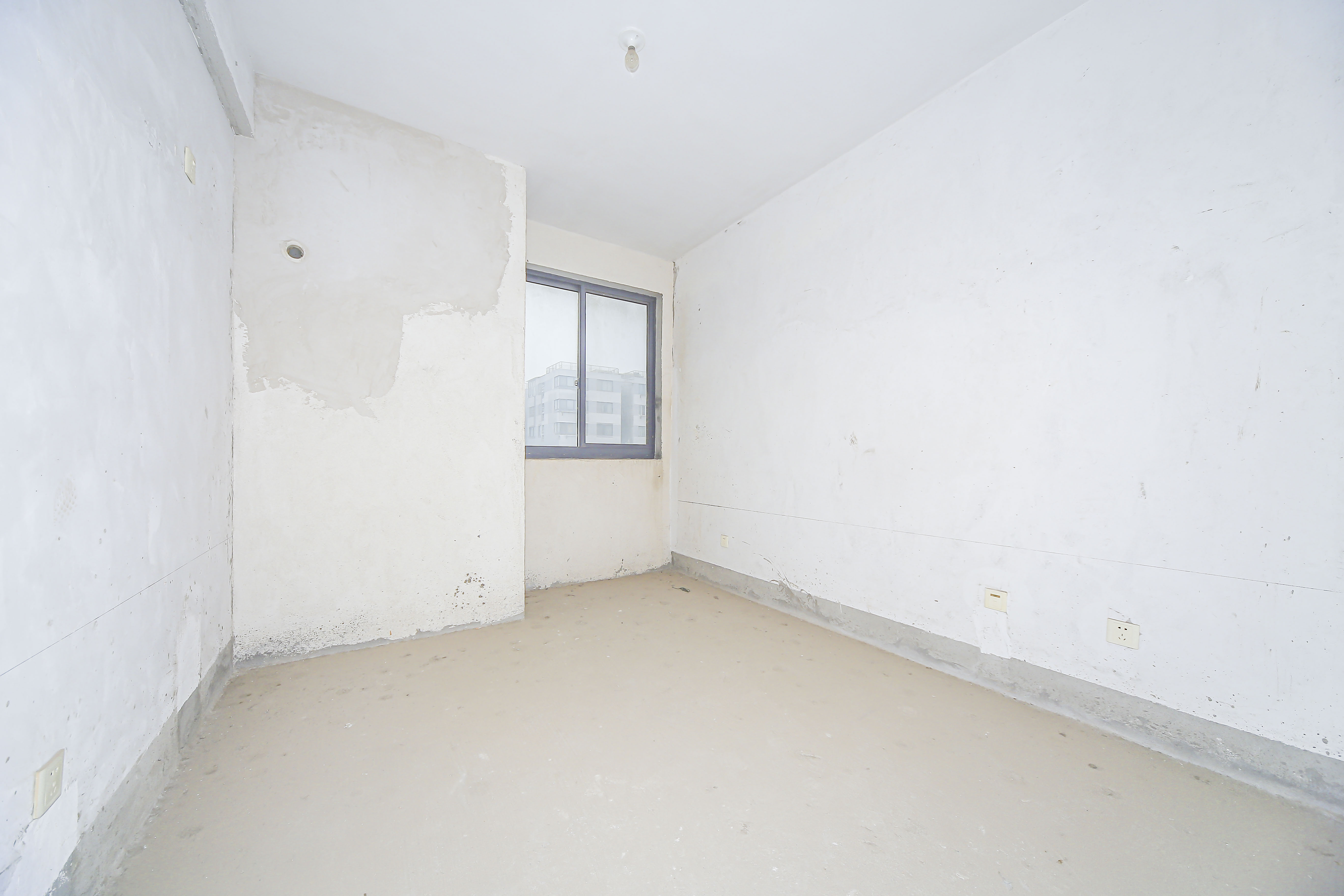 阳光100一期、四五期 4室2厅2卫 108.0万 阳光100一期、四五期 4室2厅2卫 108.0万卧室