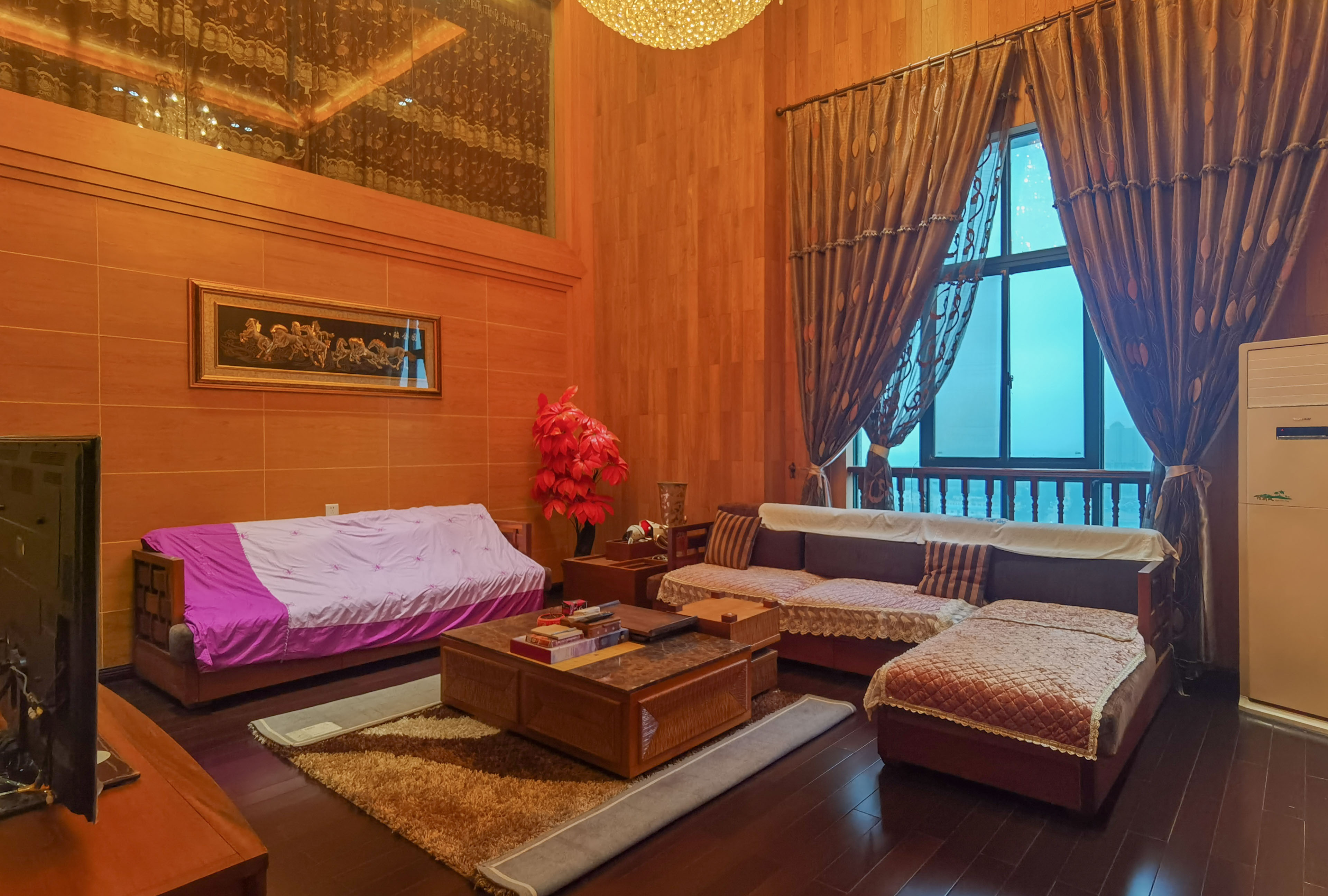 新城首座  4室2厅3卫    155.0万 新城首座  4室2厅3卫    155.0万客厅