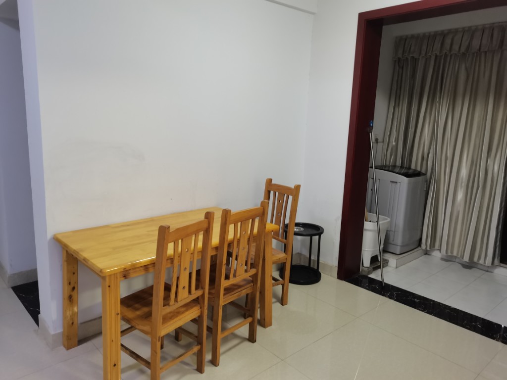 建湘小区  2室2厅1卫    1800.0元/月 建湘小区  2室2厅1卫    1800.0元/月室内图1