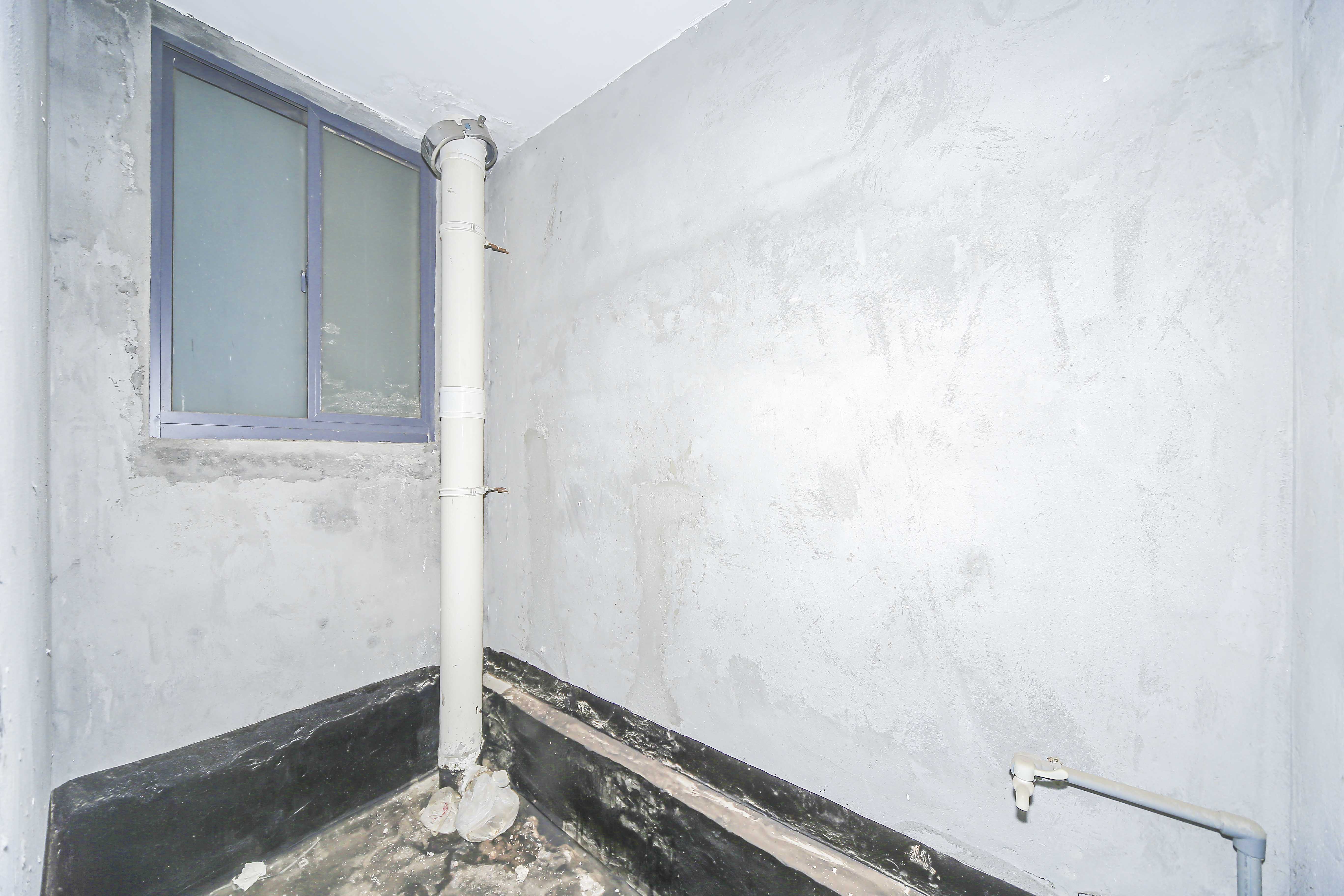 阳光100一期、四五期 4室2厅2卫 108.0万 阳光100一期、四五期 4室2厅2卫 108.0万卫生间