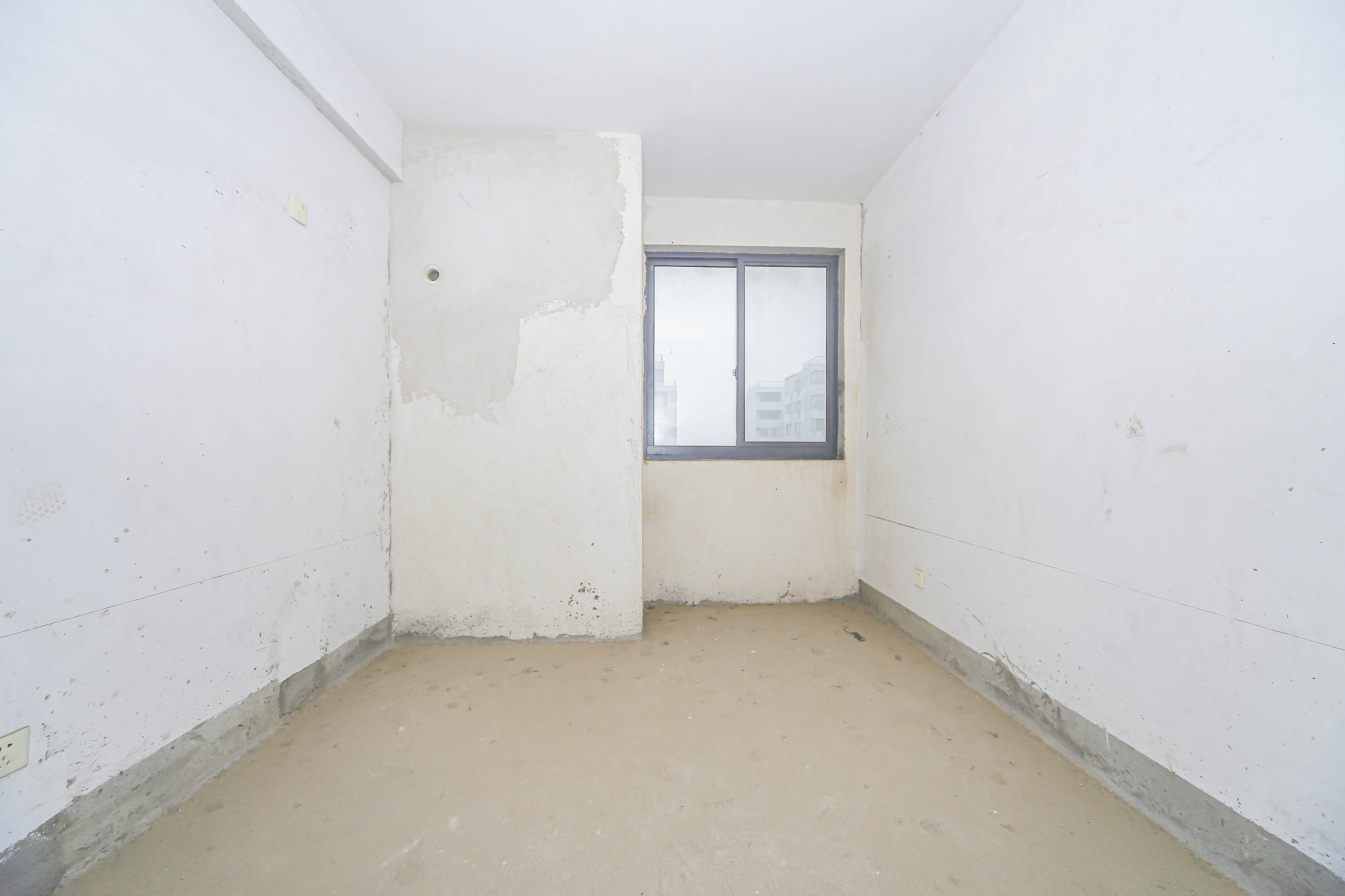 阳光100一期、四五期 4室2厅2卫 108.0万 阳光100一期、四五期 4室2厅2卫 108.0万卧室