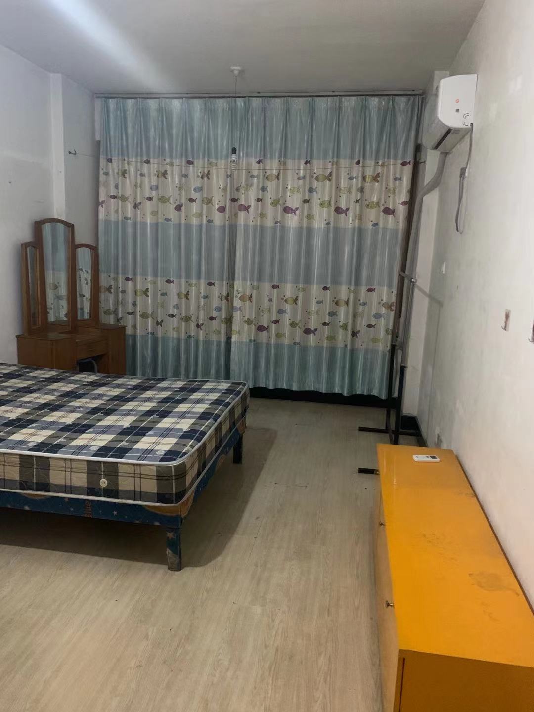 政华嘉园  2室1厅1卫    42.0万客厅