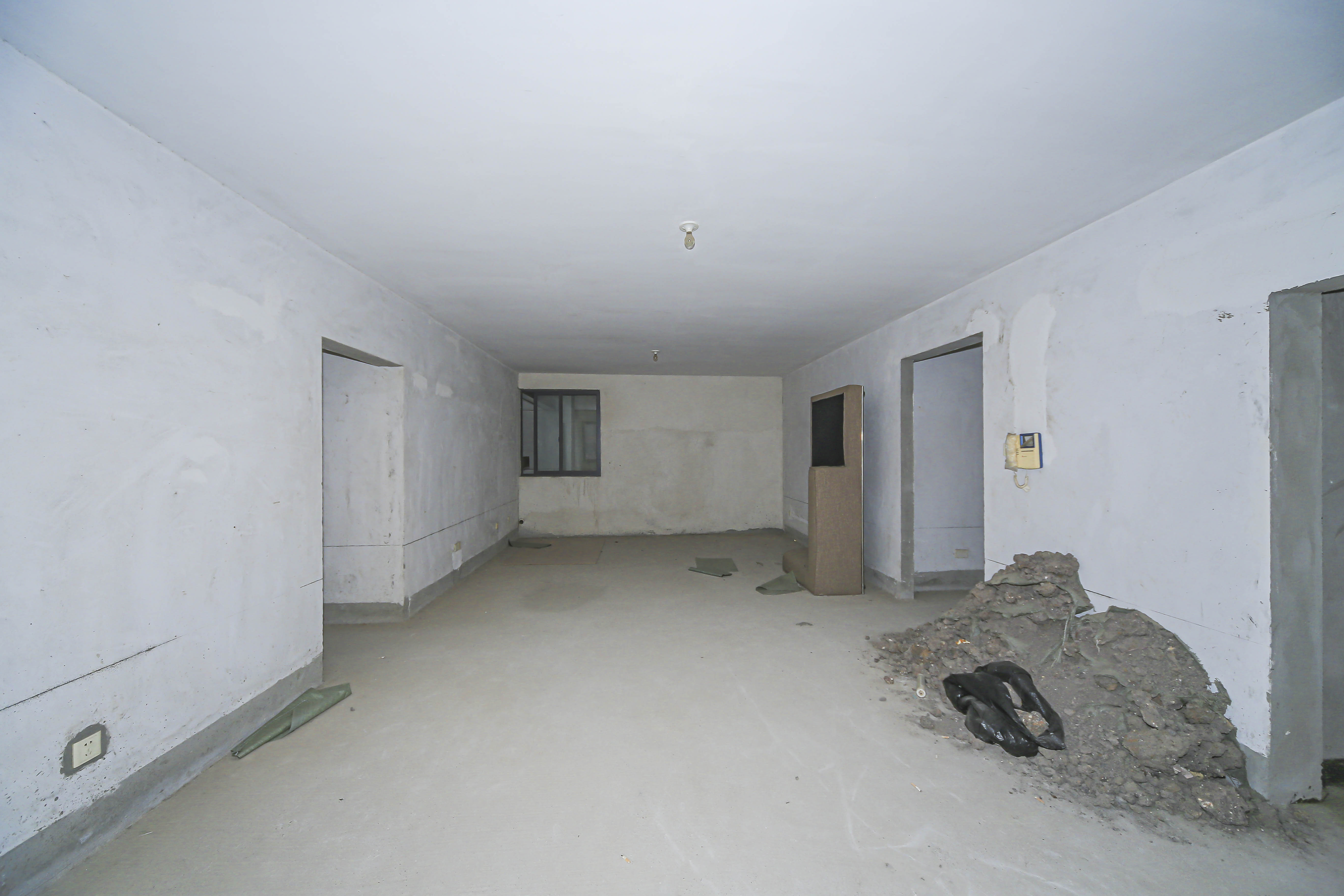 阳光100一期、四五期 4室2厅2卫 108.0万 阳光100一期、四五期 4室2厅2卫 108.0万客厅