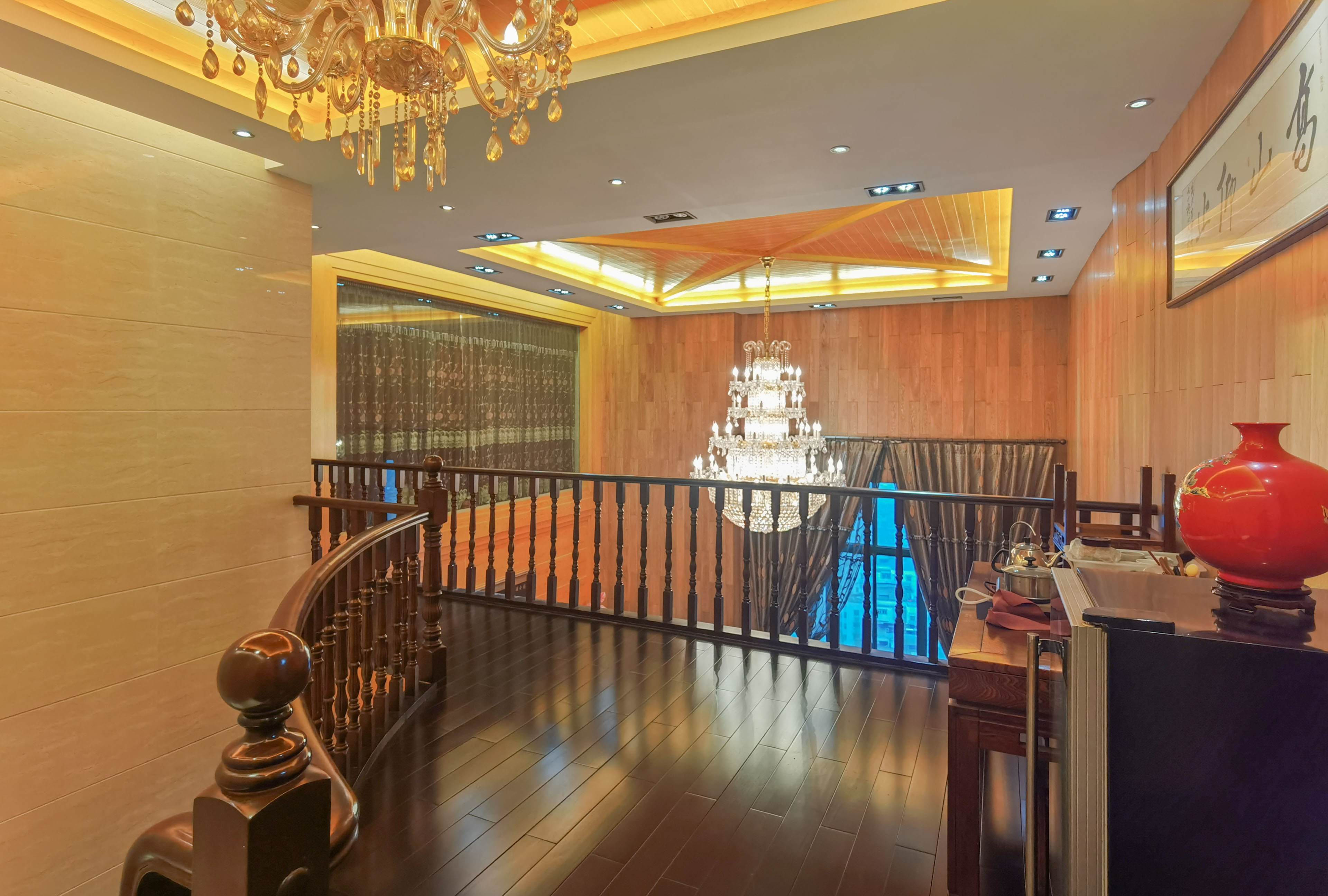 新城首座  4室2厅3卫    155.0万 新城首座  4室2厅3卫    155.0万客厅