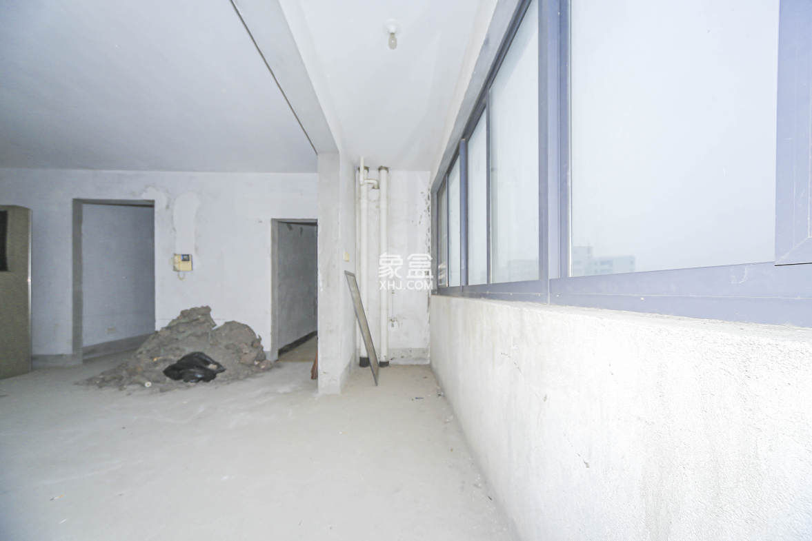 阳光100一期、四五期 4室2厅2卫 108.0万 阳光100一期、四五期 4室2厅2卫 108.0万阳台