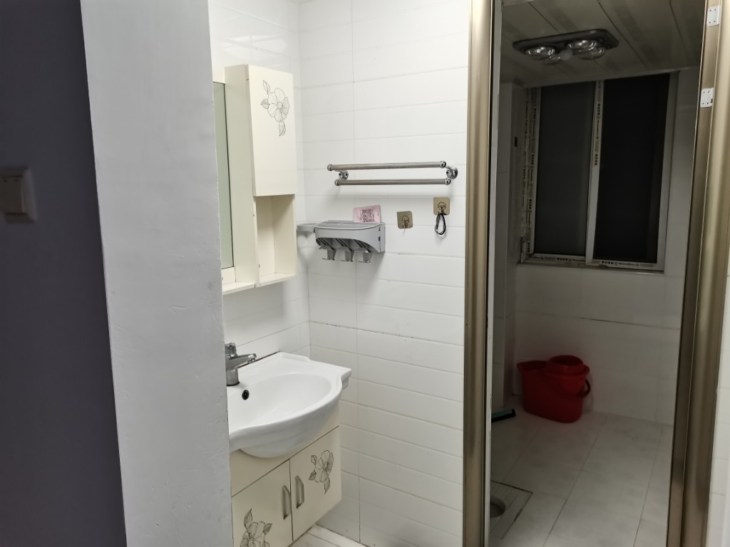 建湘小区  2室2厅1卫    1800.0元/月 建湘小区  2室2厅1卫    1800.0元/月室内图