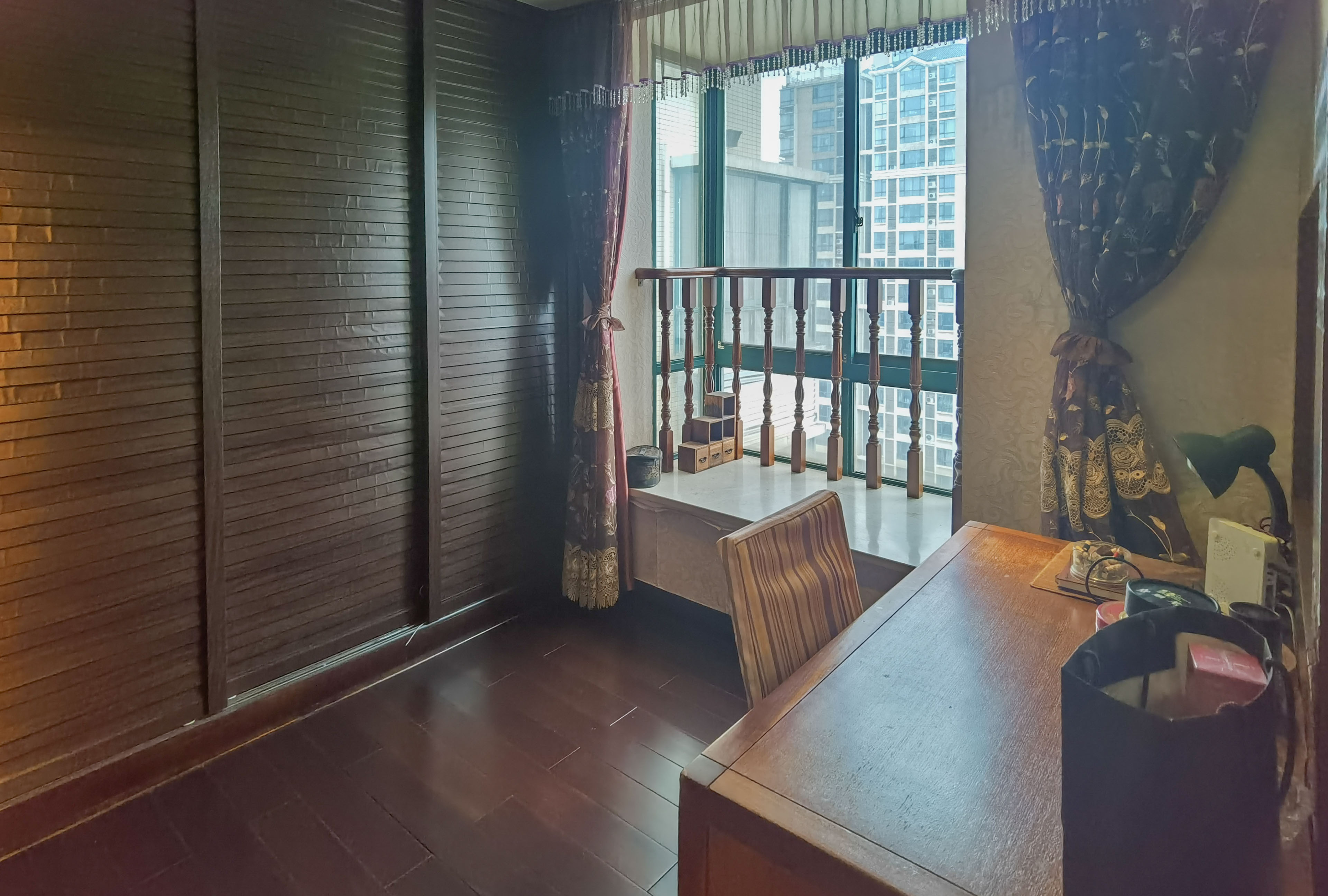 新城首座  4室2厅3卫    155.0万 新城首座  4室2厅3卫    155.0万客厅