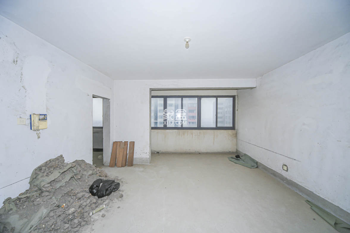 阳光100一期、四五期 4室2厅2卫 108.0万 阳光100一期、四五期 4室2厅2卫 108.0万客厅