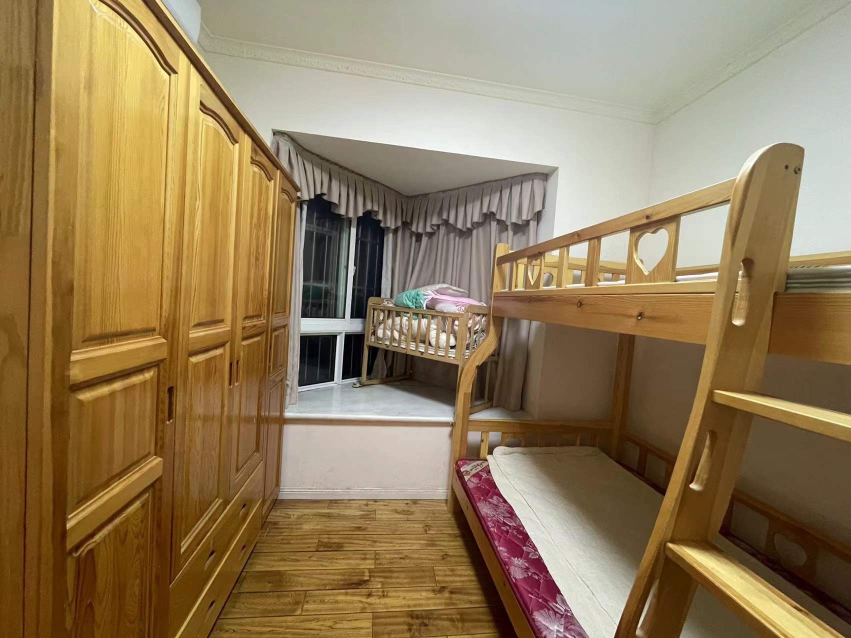 南湖锦苑 2室2厅1卫 2300.0元/月 南湖锦苑 2室2厅1卫 2300.0元/月室内图