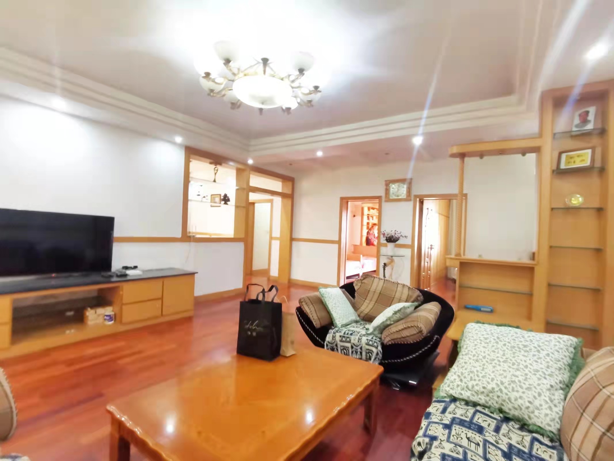 名牌大厦 3室2厅1卫 2500.0元/月 名牌大厦 3室2厅1卫 2500.0元/月户型图