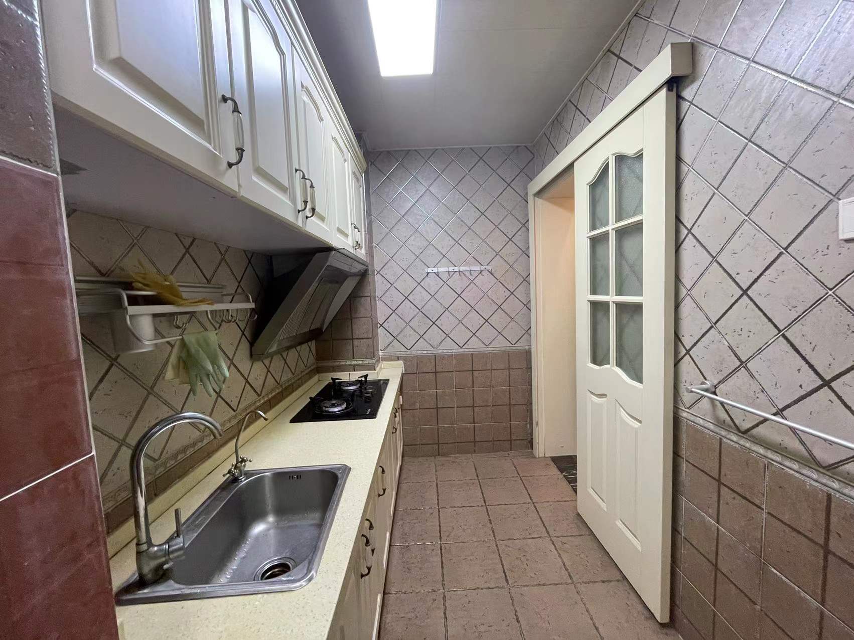 南湖锦苑 2室2厅1卫 2300.0元/月 南湖锦苑 2室2厅1卫 2300.0元/月室内图