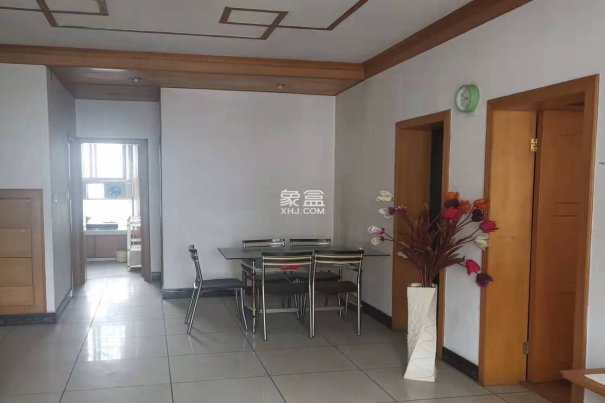 自来水生活区体育路15号  3室2厅2卫    38.0万 自来水生活区体育路15号  3室2厅2卫    38.0万客厅