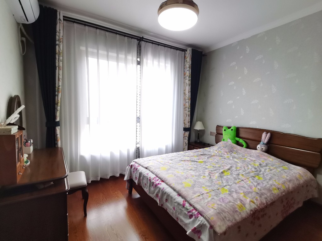 都市兰亭 3室2厅2卫 65.0万 都市兰亭 3室2厅2卫 65.0万客厅