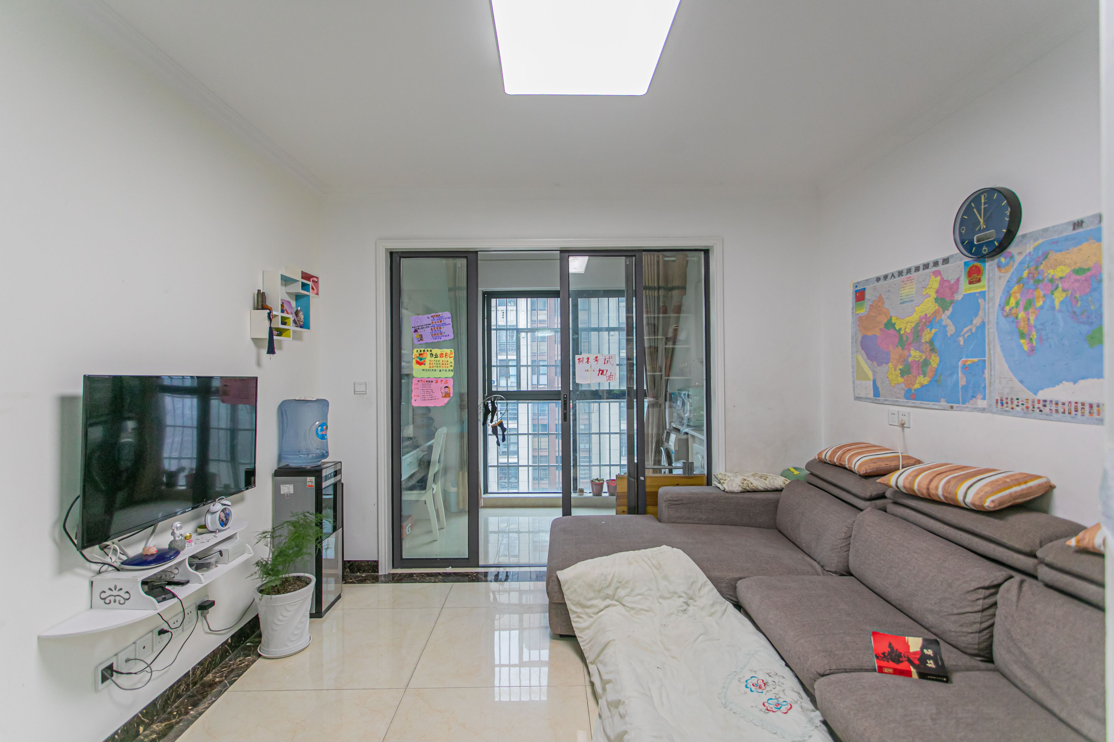 印山蓝色海岸 3室2厅1卫 79.0万 印山蓝色海岸 3室2厅1卫 79.0万客厅