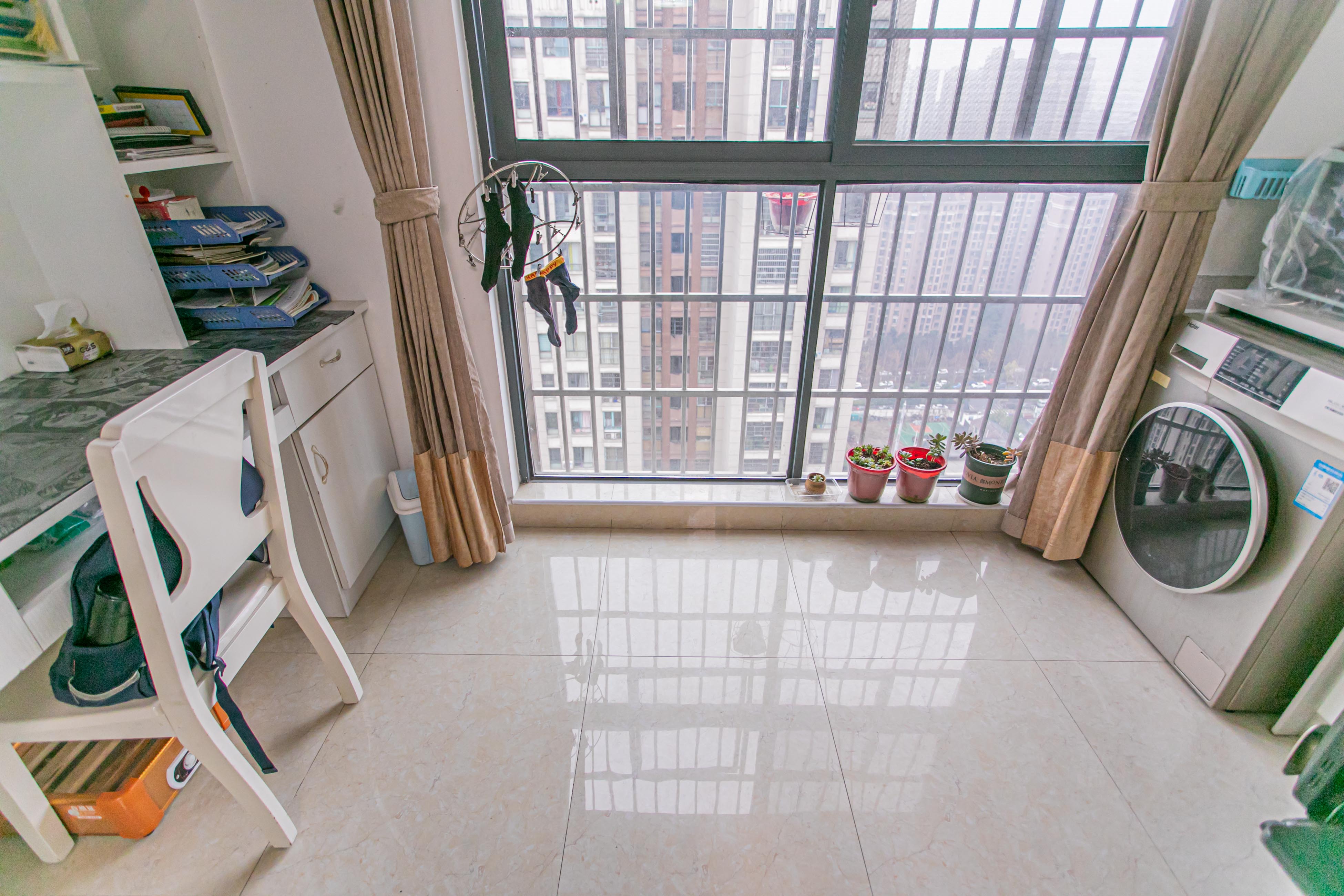 印山蓝色海岸 3室2厅1卫 79.0万 印山蓝色海岸 3室2厅1卫 79.0万阳台