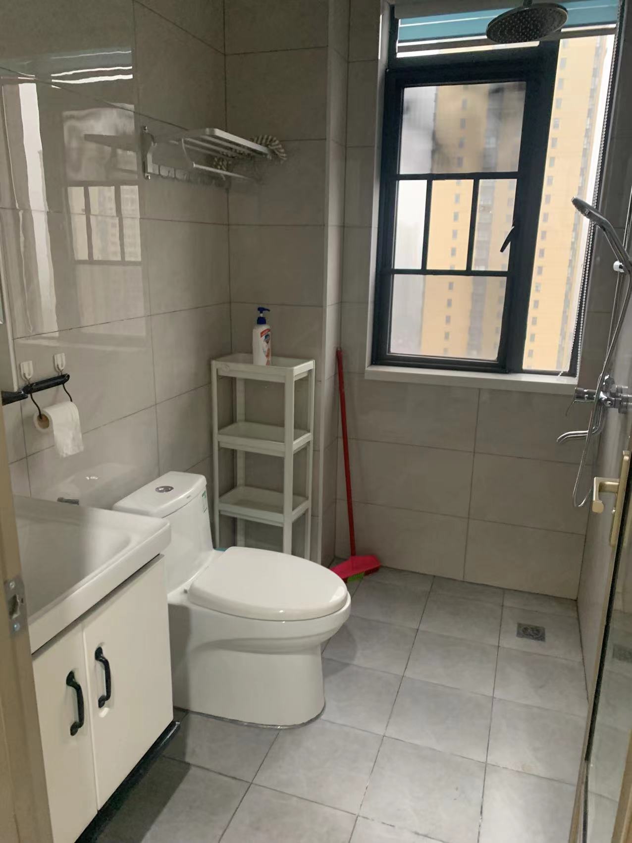 山水洲城华晨第一城 3室2厅2卫 85.0万 山水洲城华晨第一城 3室2厅2卫 85.0万客厅