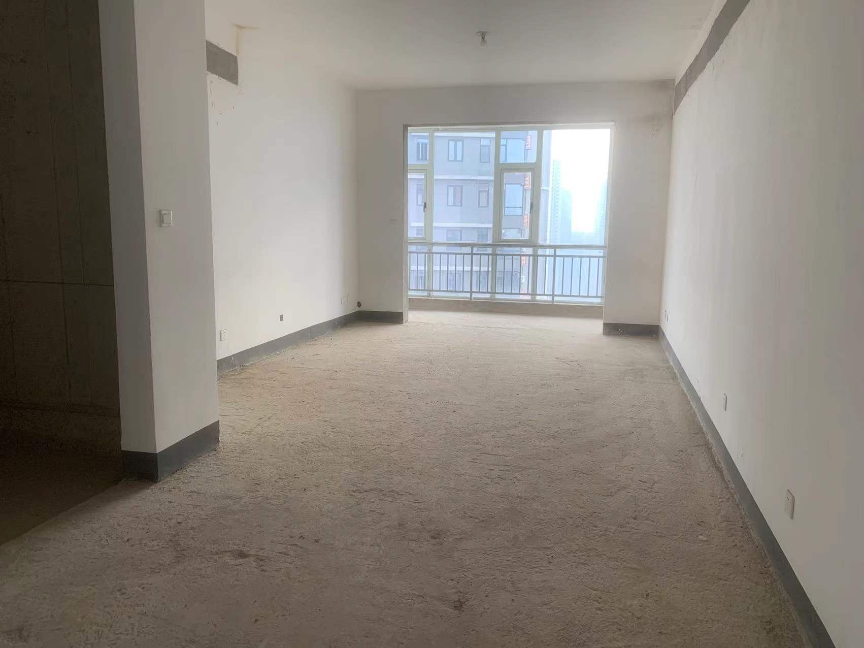 庐山一号  3室2厅2卫    90.0万 庐山一号  3室2厅2卫    90.0万室内图1