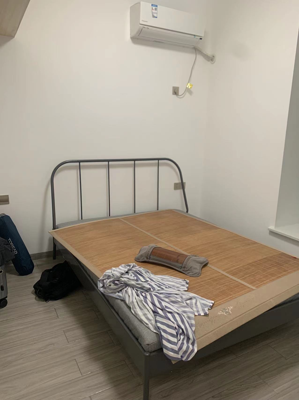 山水洲城华晨第一城 3室2厅2卫 85.0万 山水洲城华晨第一城 3室2厅2卫 85.0万客厅