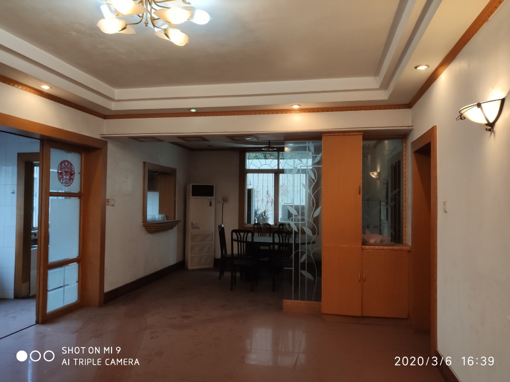 娄底市财政局家属院 3室2厅2卫 73.0万 娄底市财政局家属院 3室2厅2卫 73.0万客厅