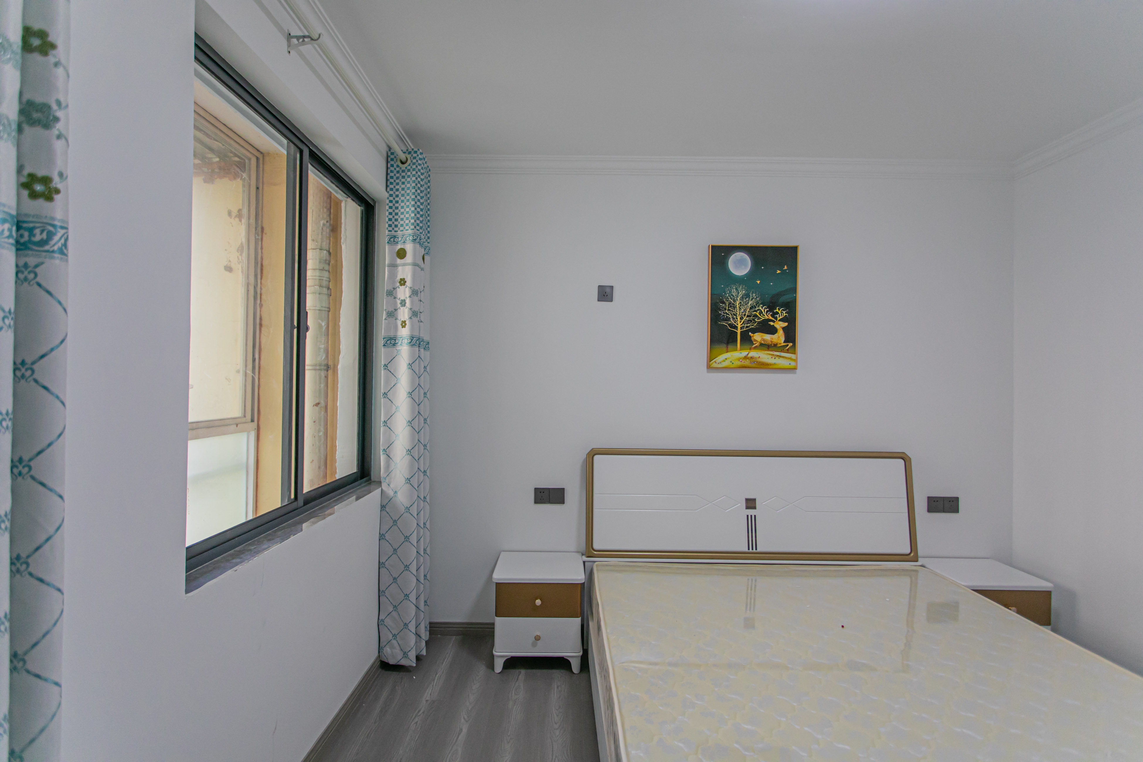 阳光丽景  3室2厅2卫    89.8万卧室