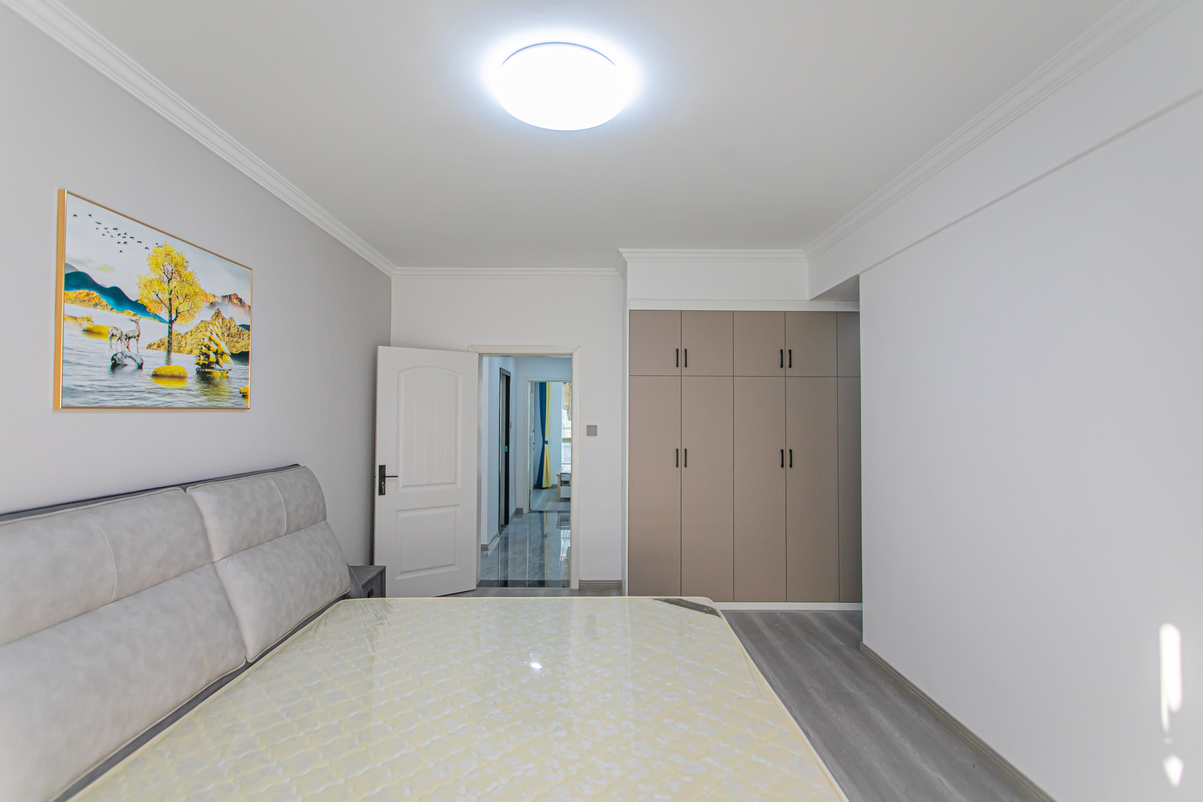 阳光丽景 3室2厅2卫 89.8万 阳光丽景 3室2厅2卫 89.8万卧室