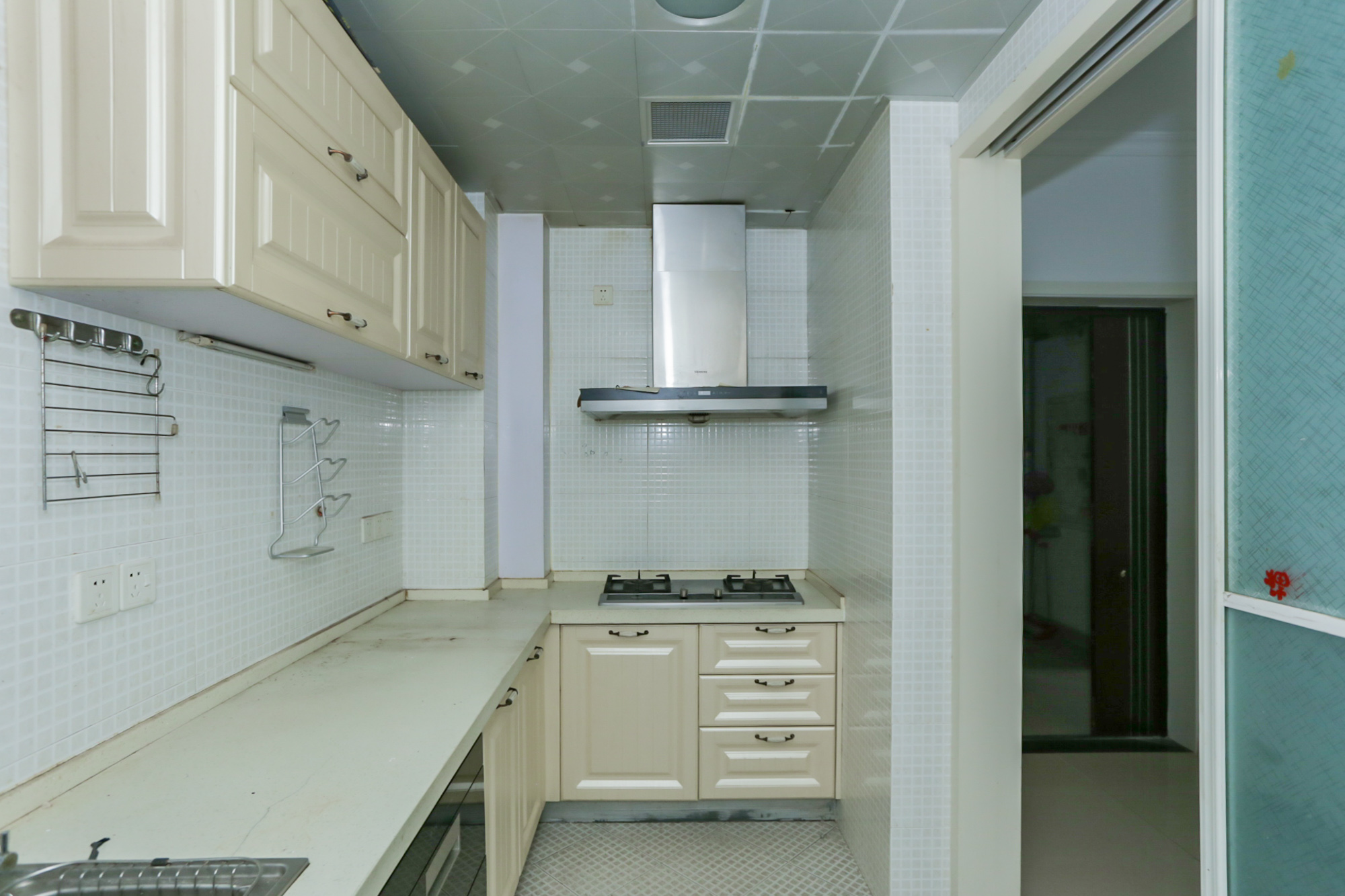 莱茵城  3室2厅2卫    103.0万厨房