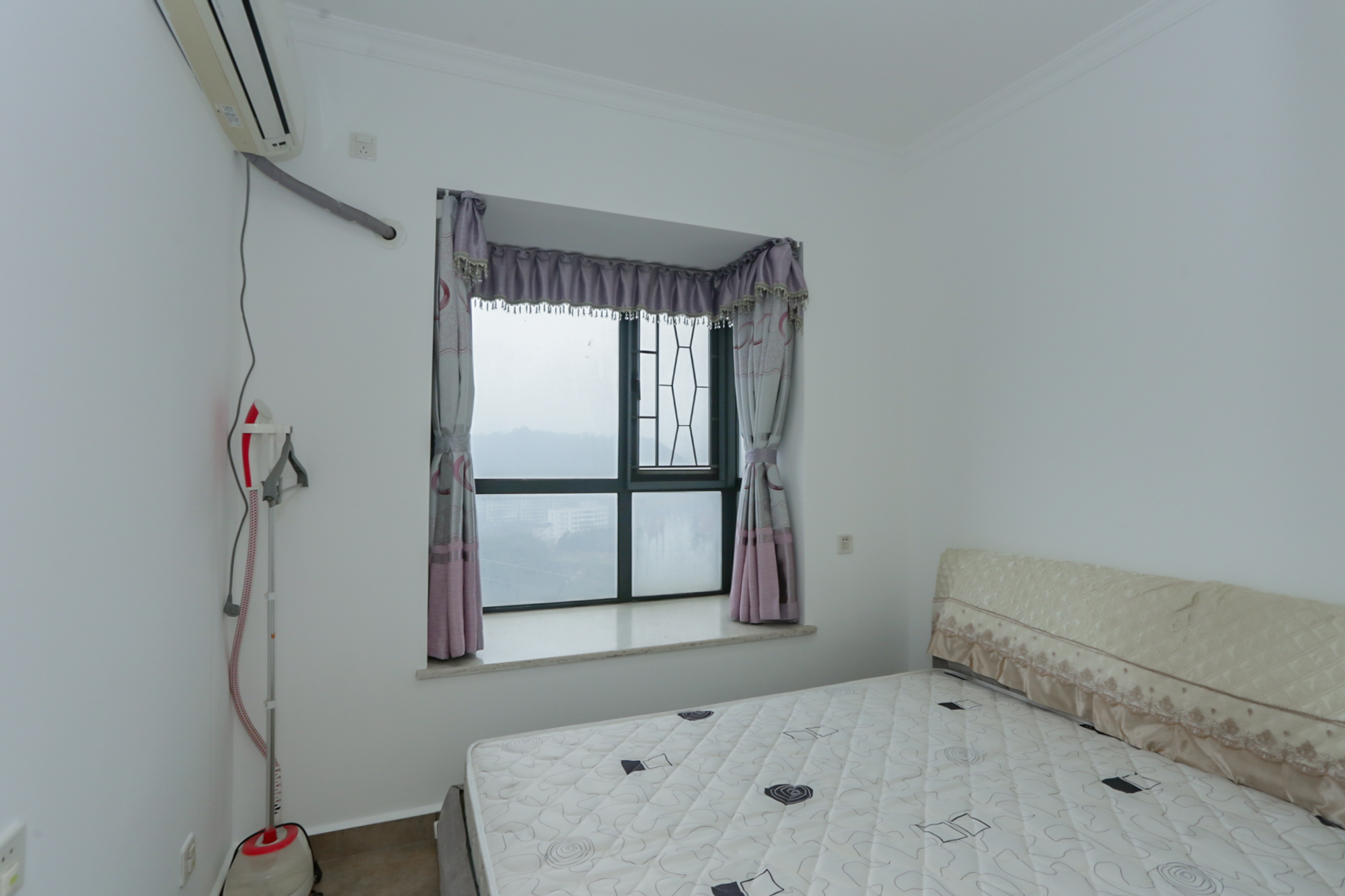 莱茵城  3室2厅2卫    103.0万卧室