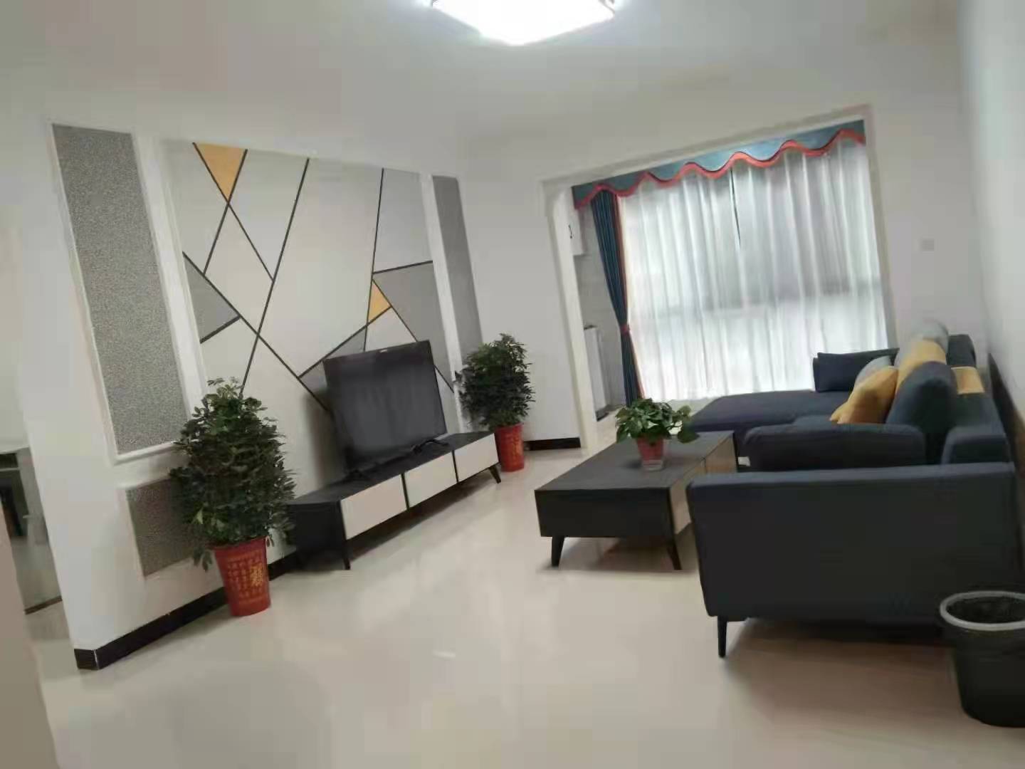 步步高广场佳汇华庭 3室2厅1卫 2600.0元/月 步步高广场佳汇华庭 3室2厅1卫 2600.0元/月户型图