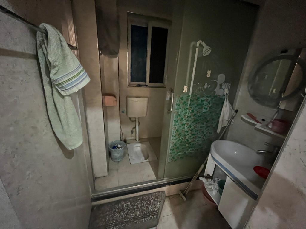 冠都现代城(冠都幸福彼岸)  3室2厅1卫    1600.0元/月 冠都现代城(冠都幸福彼岸)  3室2厅1卫    1600.0元/月室内图