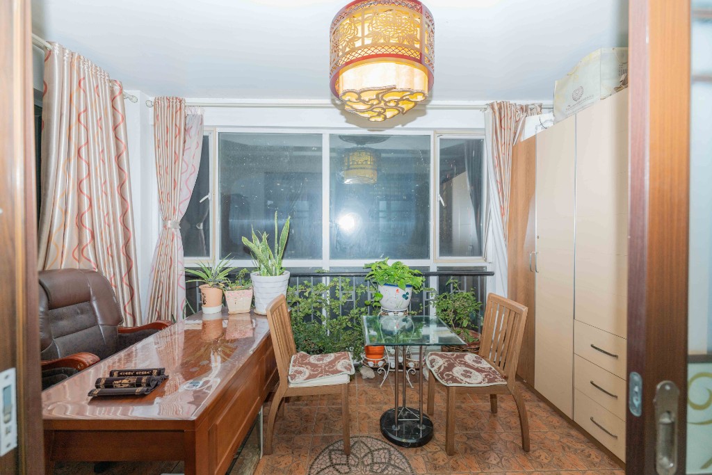 君临青园花都  3室2厅2卫    129.0万阳台