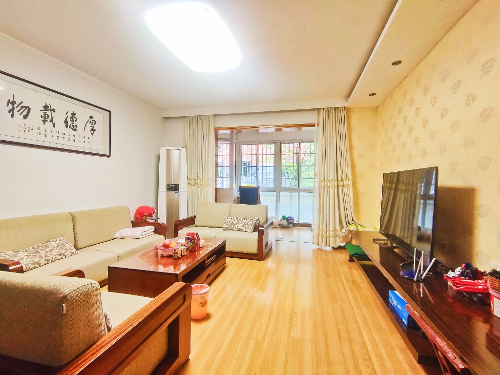 熹悦花都 4室2厅2卫 102.0万 熹悦花都 4室2厅2卫 102.0万客厅