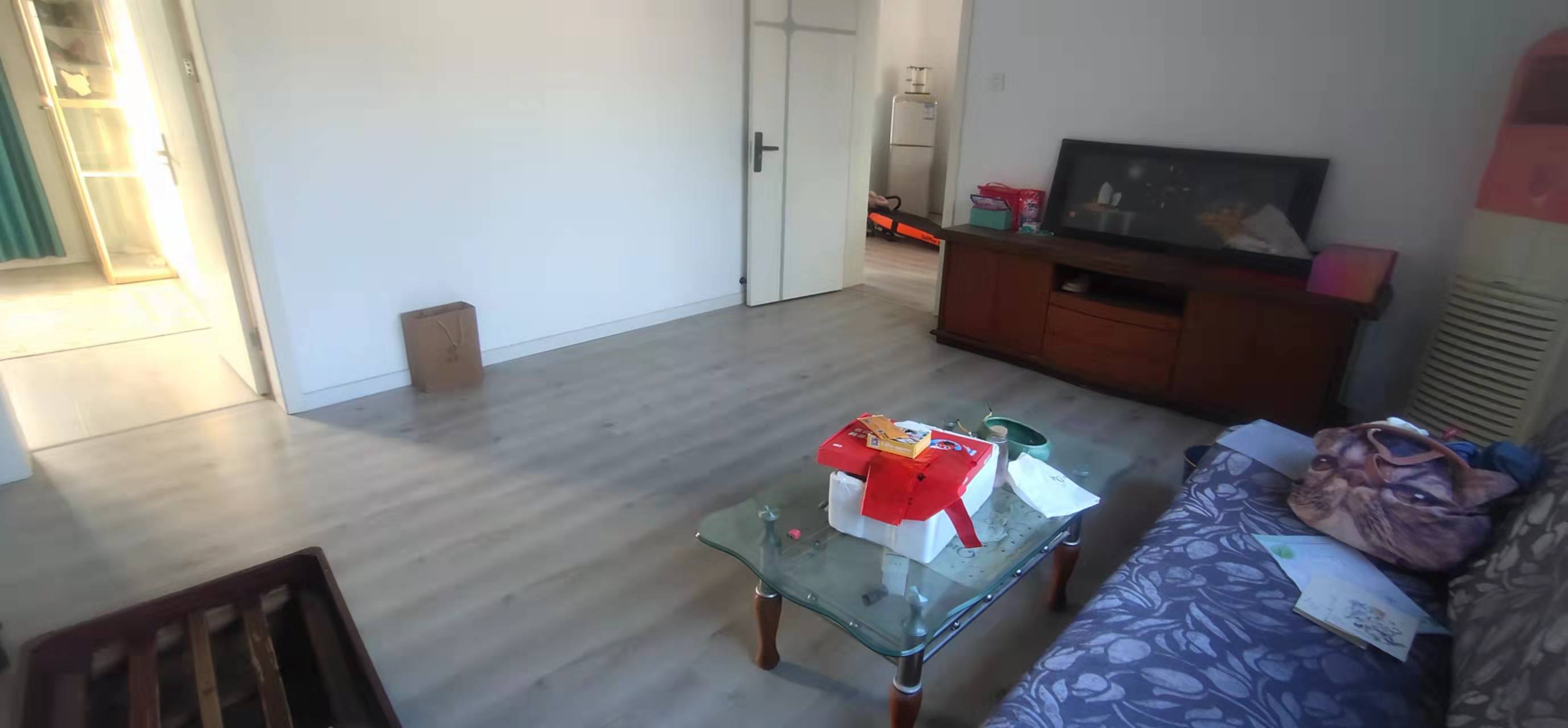 赫山公路局单位房  2室2厅1卫    1000.0元/月 赫山公路局单位房  2室2厅1卫    1000.0元/月室内图