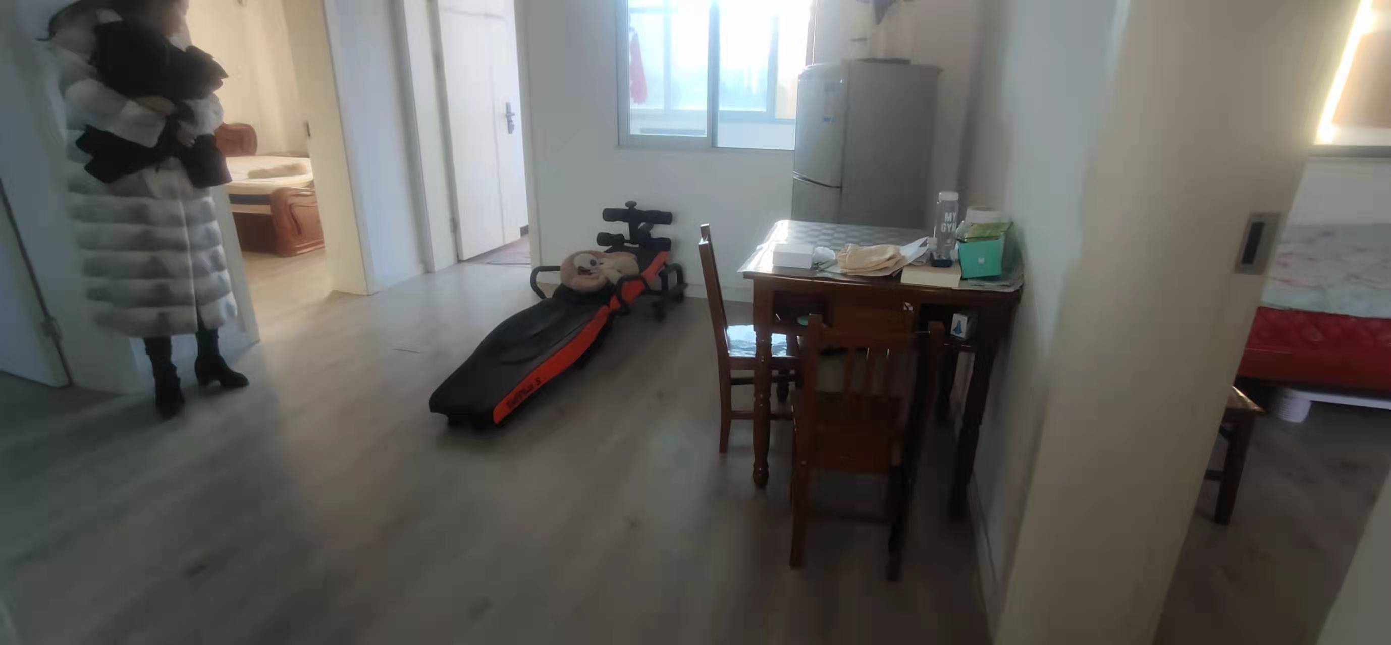 赫山公路局单位房  2室2厅1卫    1000.0元/月 赫山公路局单位房  2室2厅1卫    1000.0元/月室内图