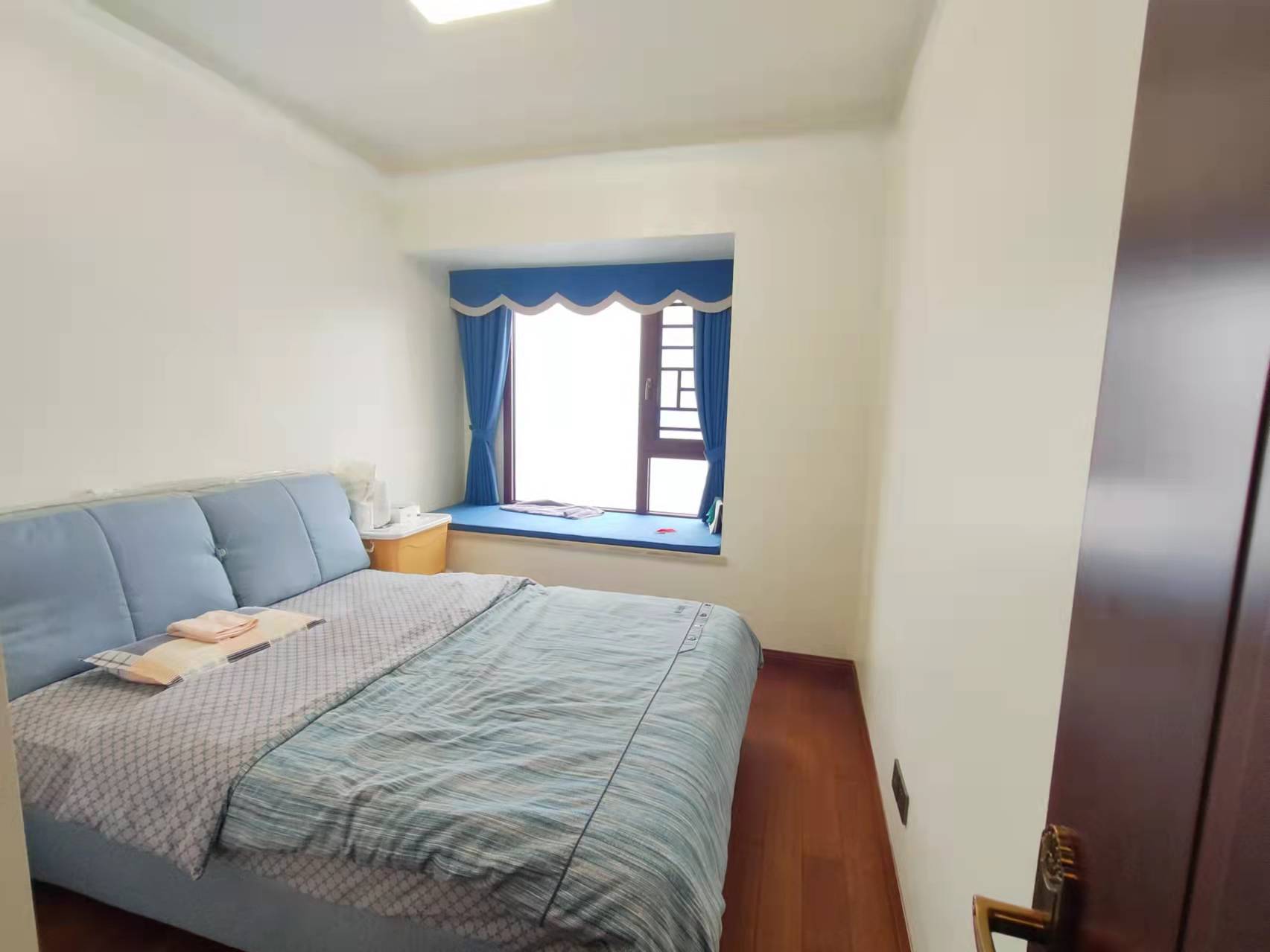 蓝溪谷  4室2厅2卫    160.0万 蓝溪谷  4室2厅2卫    160.0万客厅