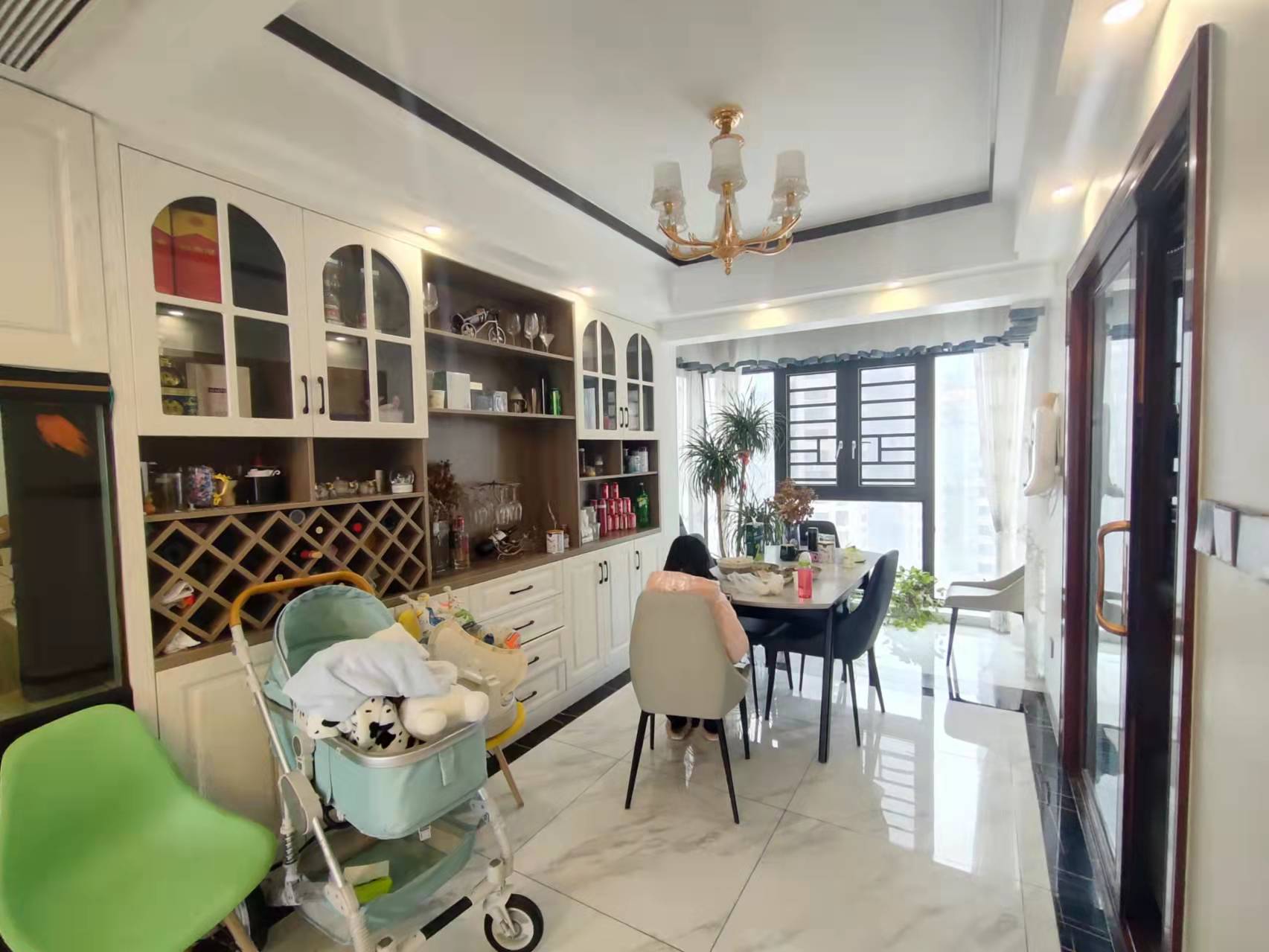 蓝溪谷  4室2厅2卫    160.0万 蓝溪谷  4室2厅2卫    160.0万客厅