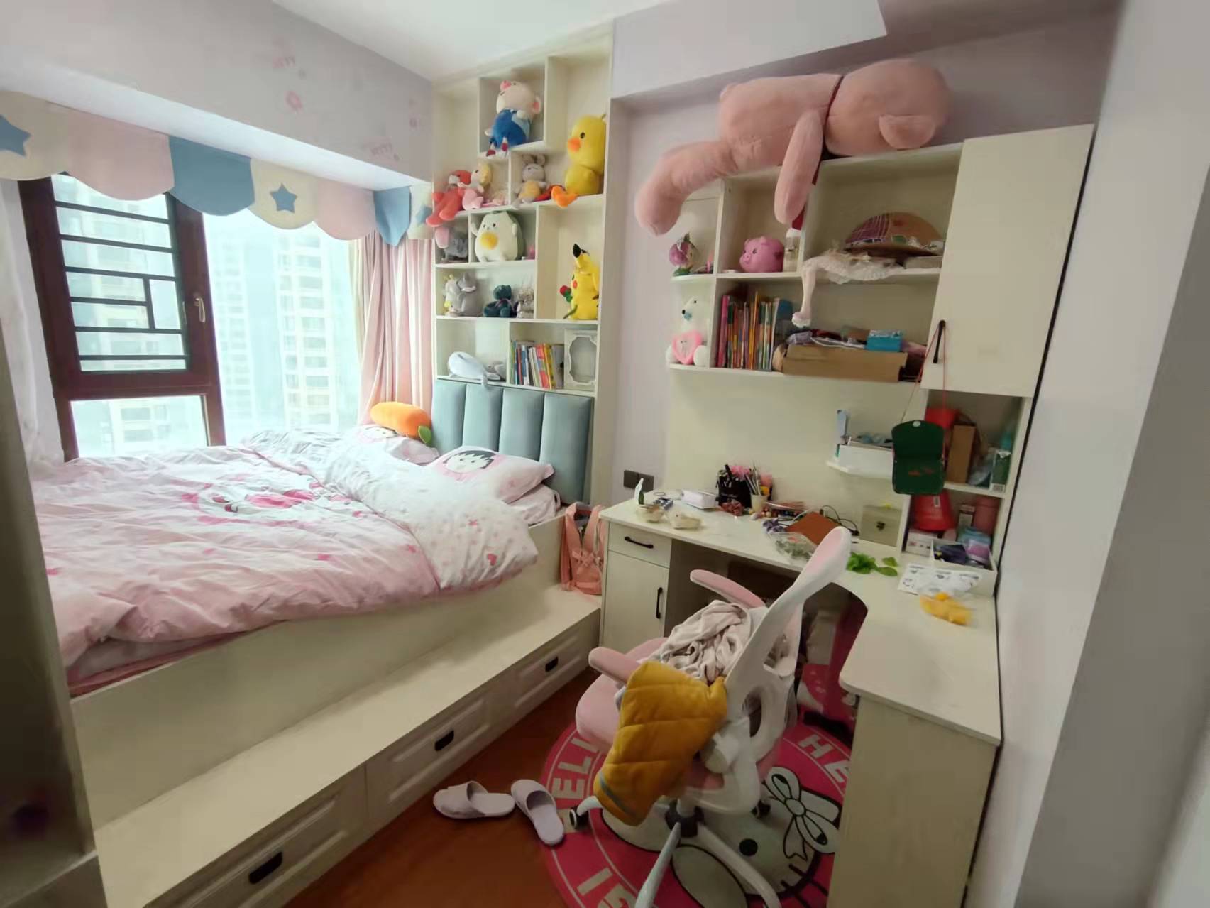 蓝溪谷  4室2厅2卫    160.0万 蓝溪谷  4室2厅2卫    160.0万客厅