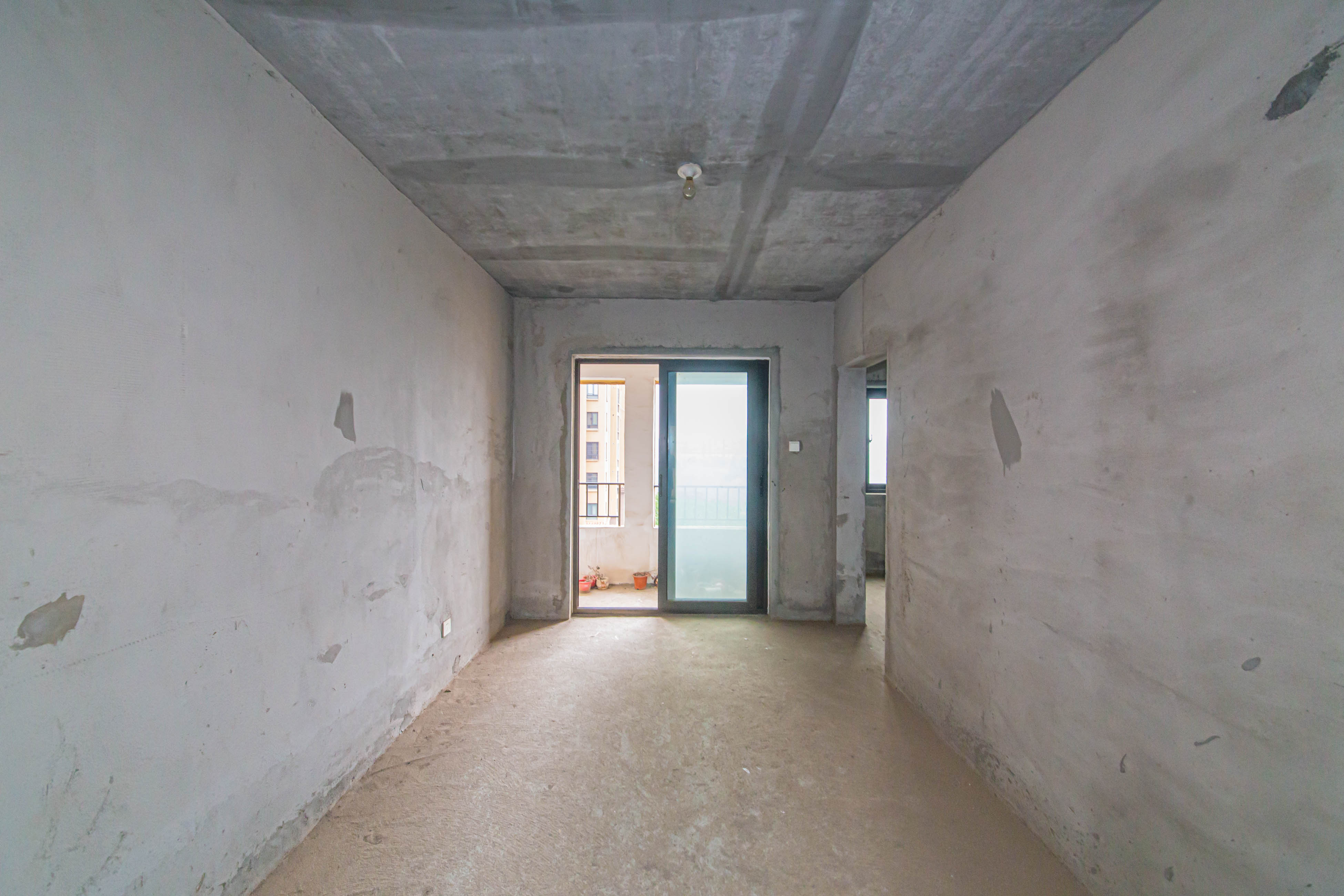 中信凯旋蓝岸（中信新城三期）  4室2厅1卫    129.8万客厅