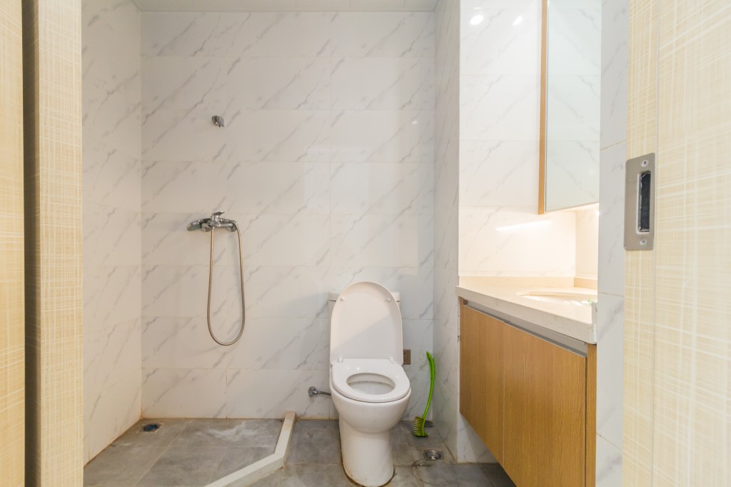 中交广场公寓 1室1厅1卫 35.0万 中交广场公寓 1室1厅1卫 35.0万卫生间