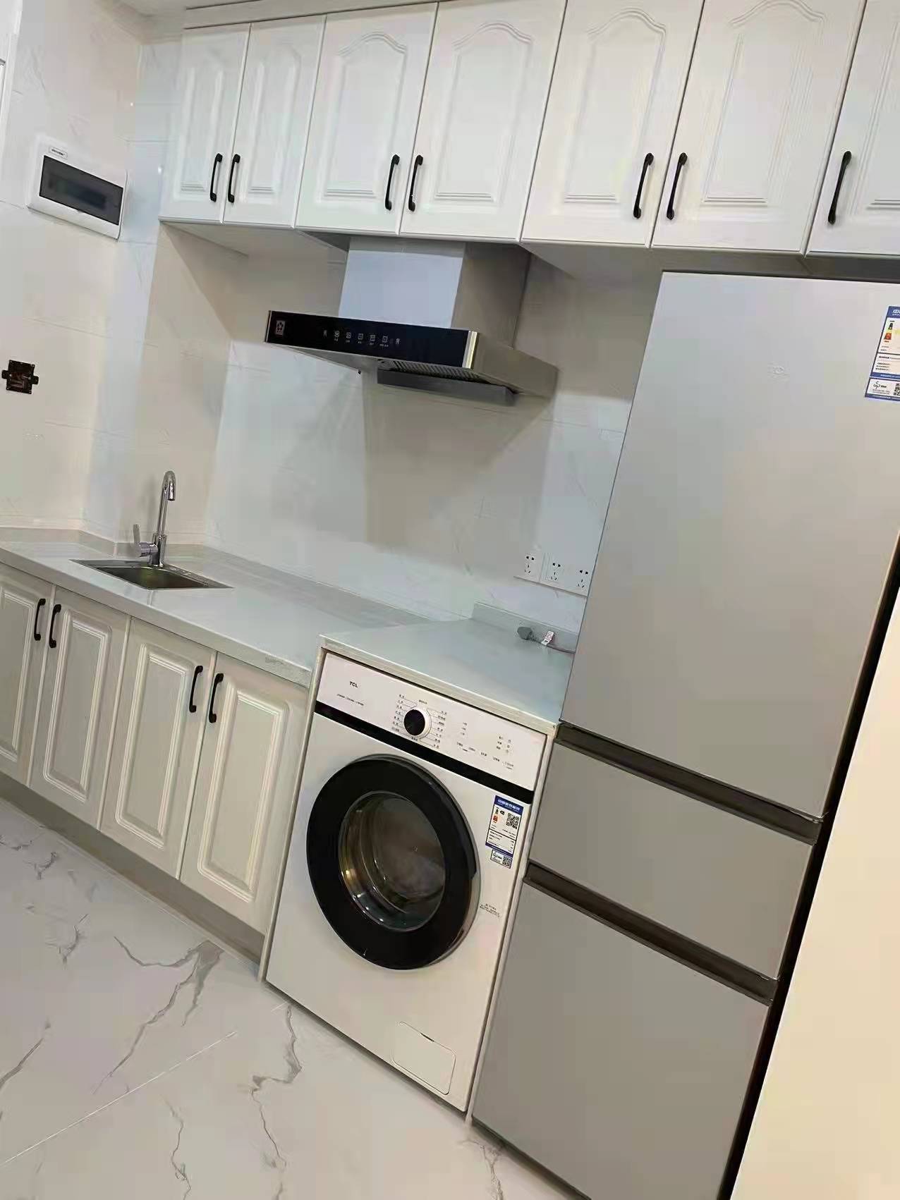 美的林城时代  1室1厅1卫   2400.00元/月