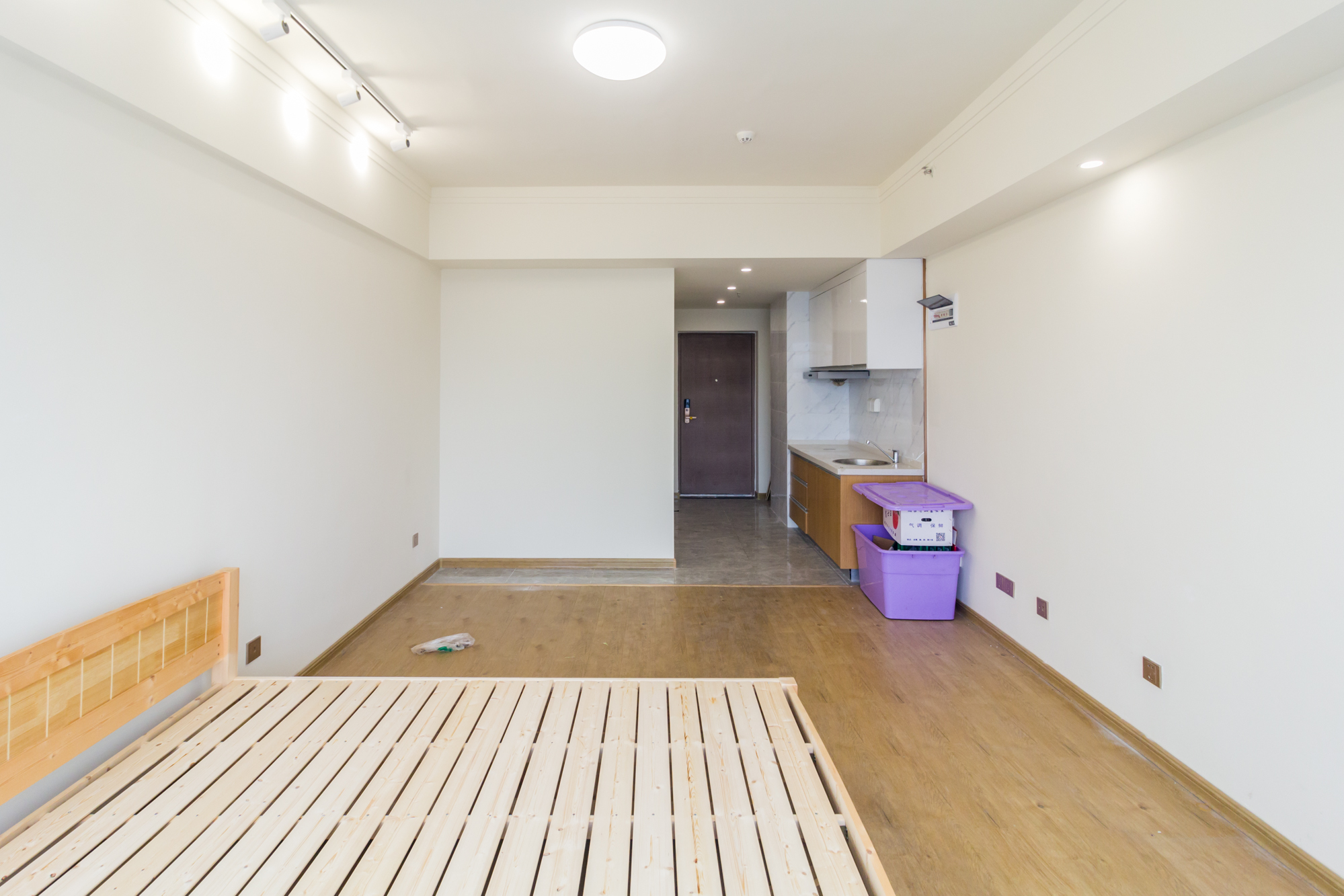 中交广场公寓 1室1厅1卫 35.0万 中交广场公寓 1室1厅1卫 35.0万客厅