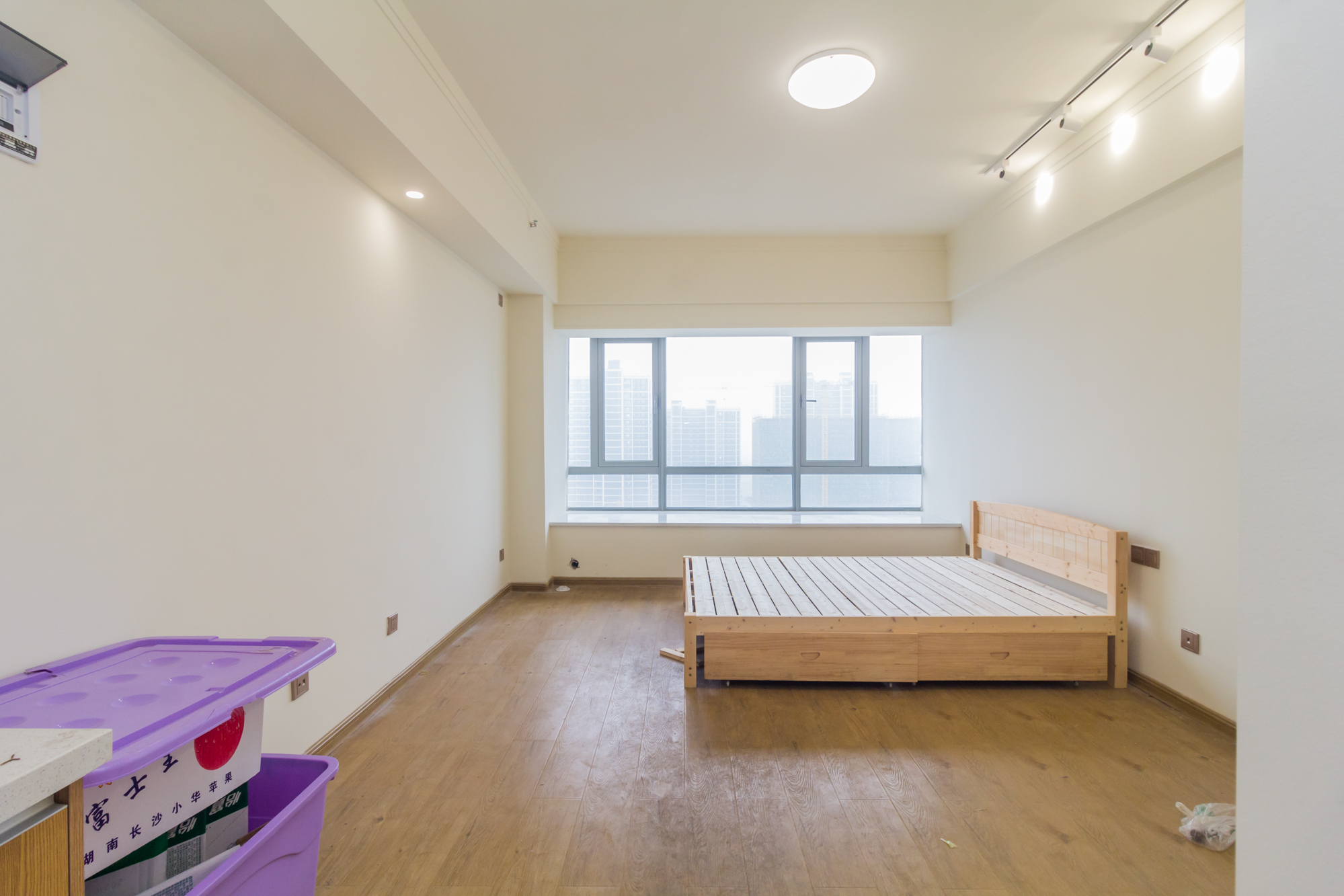 中交广场公寓 1室1厅1卫 35.0万 中交广场公寓 1室1厅1卫 35.0万客厅