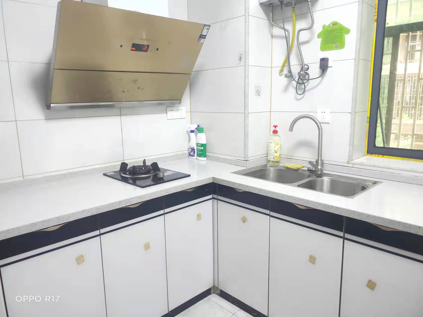 杨岭安置小区  3室2厅1卫    1300.0元/月 杨岭安置小区  3室2厅1卫    1300.0元/月户型图