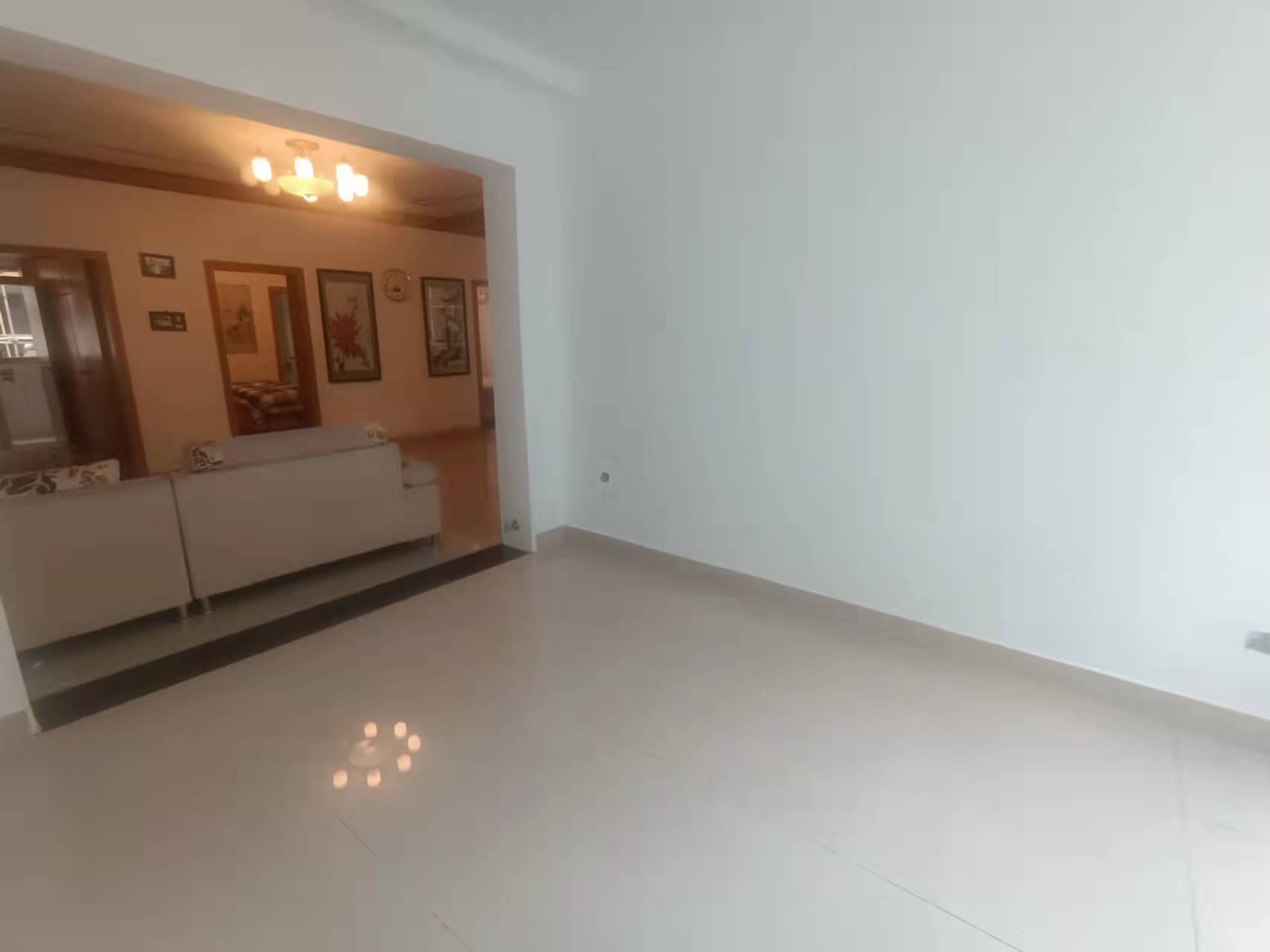 中级人民法院家属楼 3室2厅1卫 2000.0元/月 中级人民法院家属楼 3室2厅1卫 2000.0元/月室内图