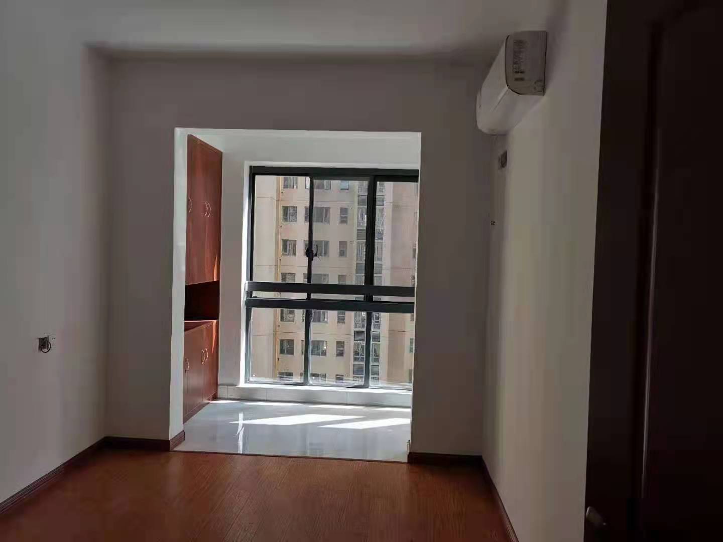 玉鑫巴陵星城  4室2厅2卫    3200.0元/月 玉鑫巴陵星城  4室2厅2卫    3200.0元/月室内图