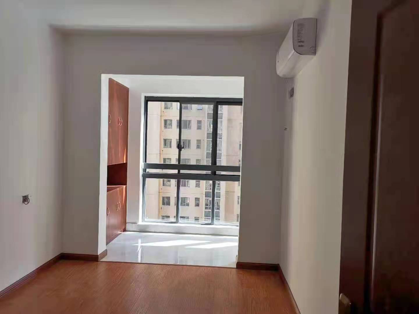 玉鑫巴陵星城  4室2厅2卫    3200.0元/月 玉鑫巴陵星城  4室2厅2卫    3200.0元/月室内图