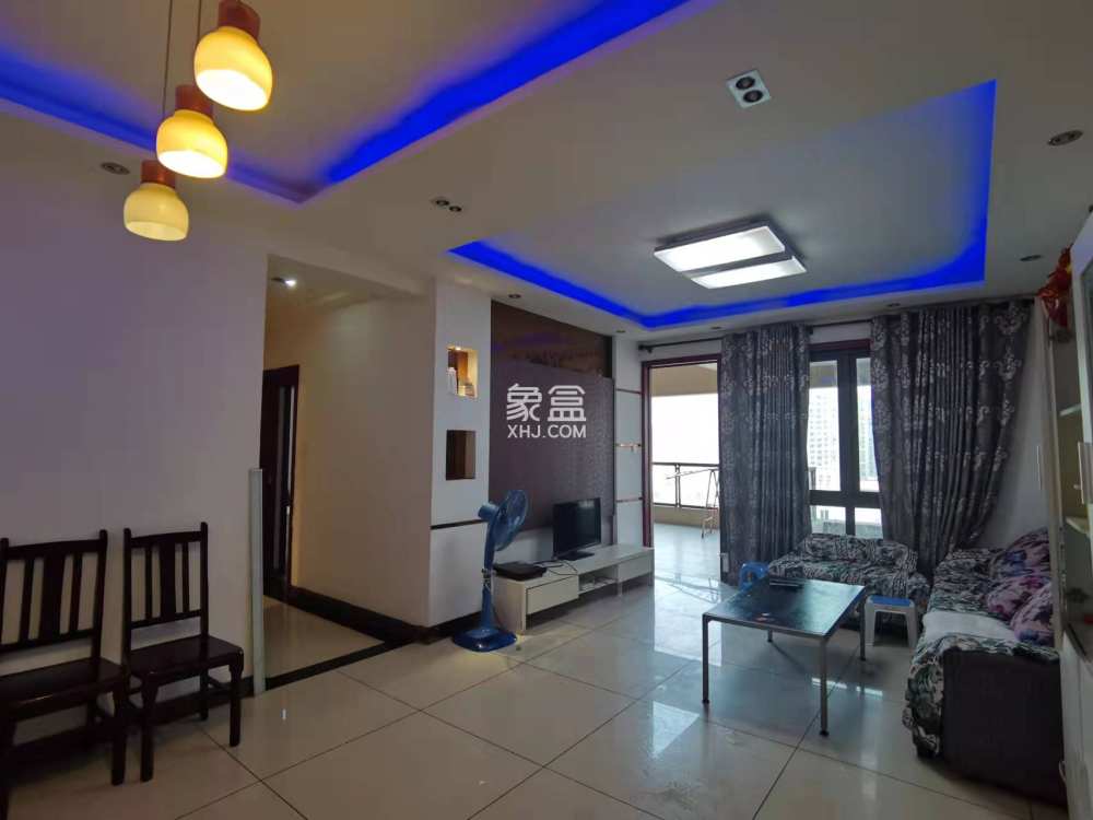 南湖国际2期  3室2厅1卫    2500.0元/月