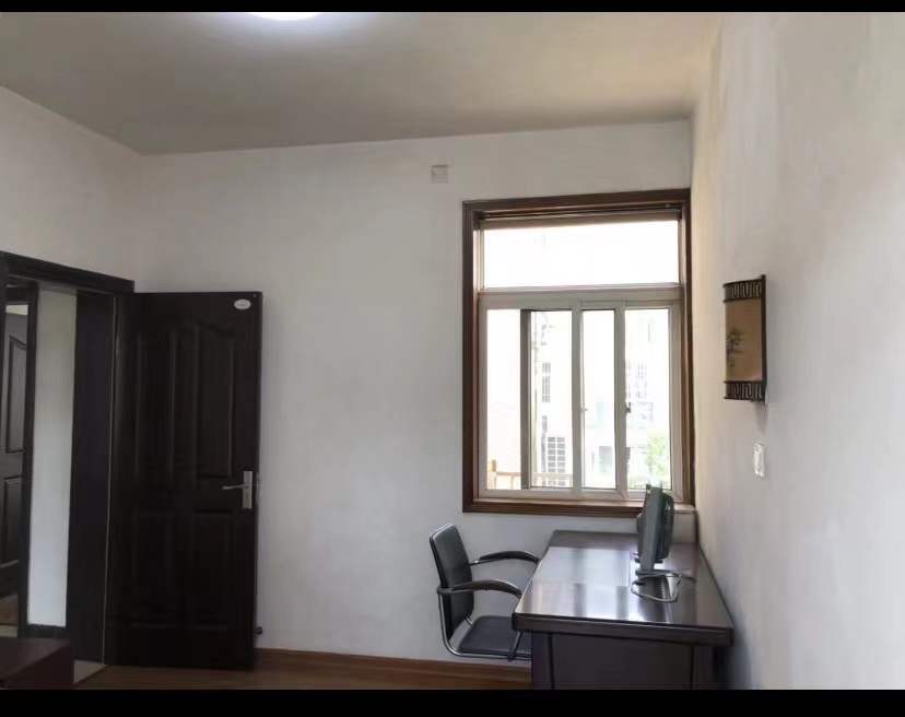 珠江丽园 3室2厅1卫 69.0万 珠江丽园 3室2厅1卫 69.0万客厅