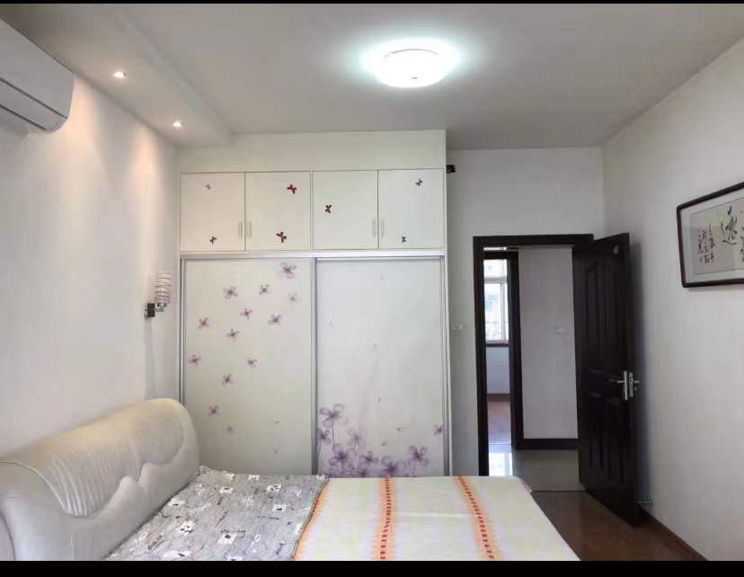 珠江丽园 3室2厅1卫 69.0万 珠江丽园 3室2厅1卫 69.0万客厅